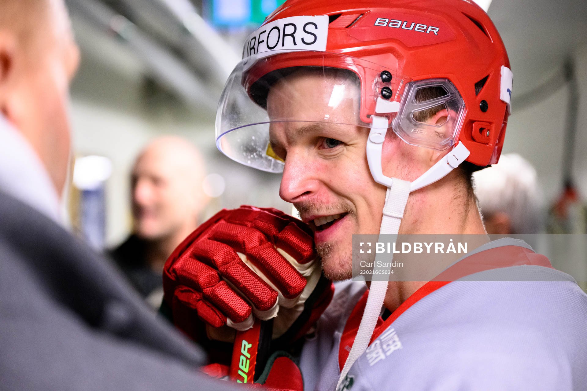 Max Friberg blir intervjuad