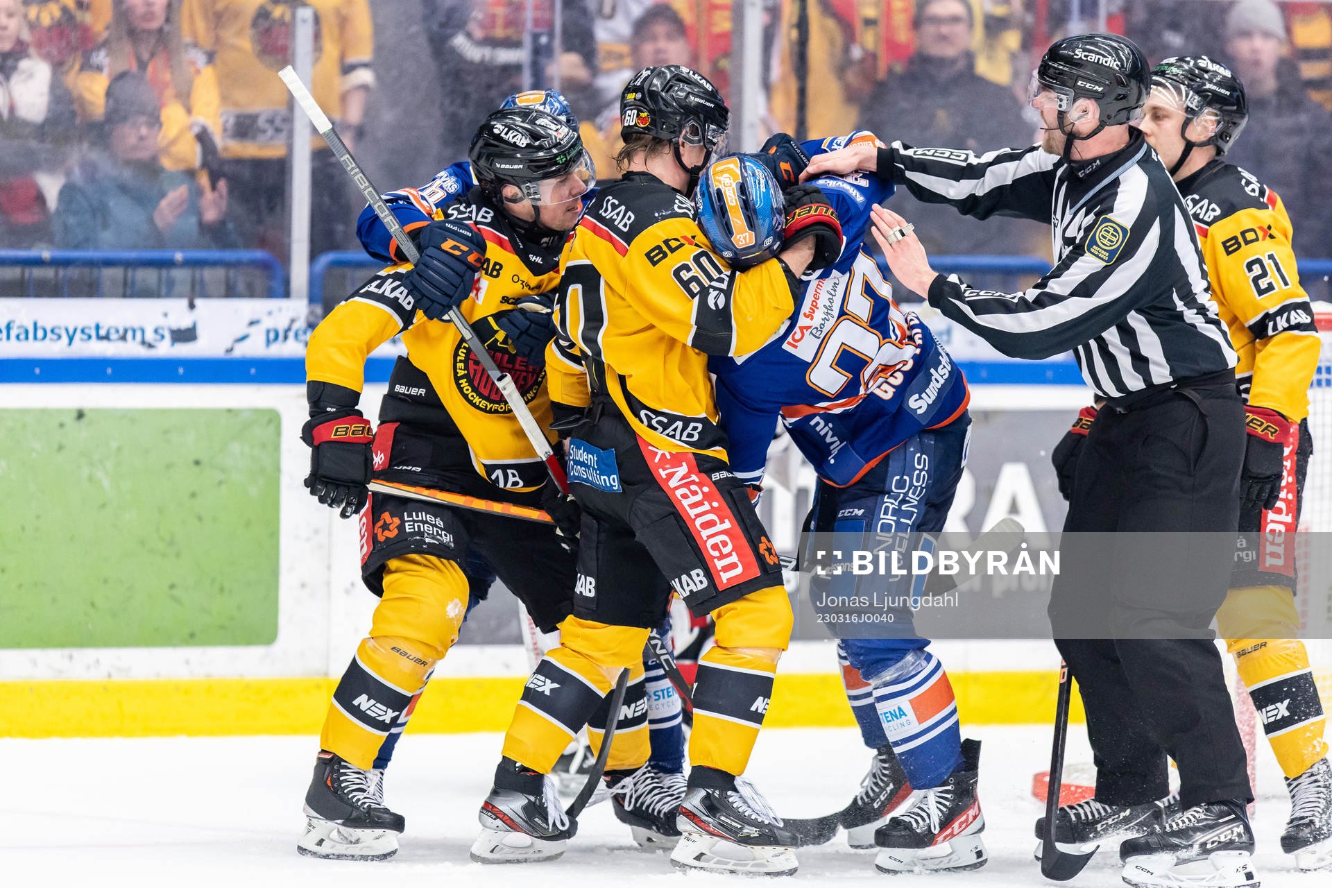 Luleås Julius Honka och Växjös Glenn Gustafsson i bråk