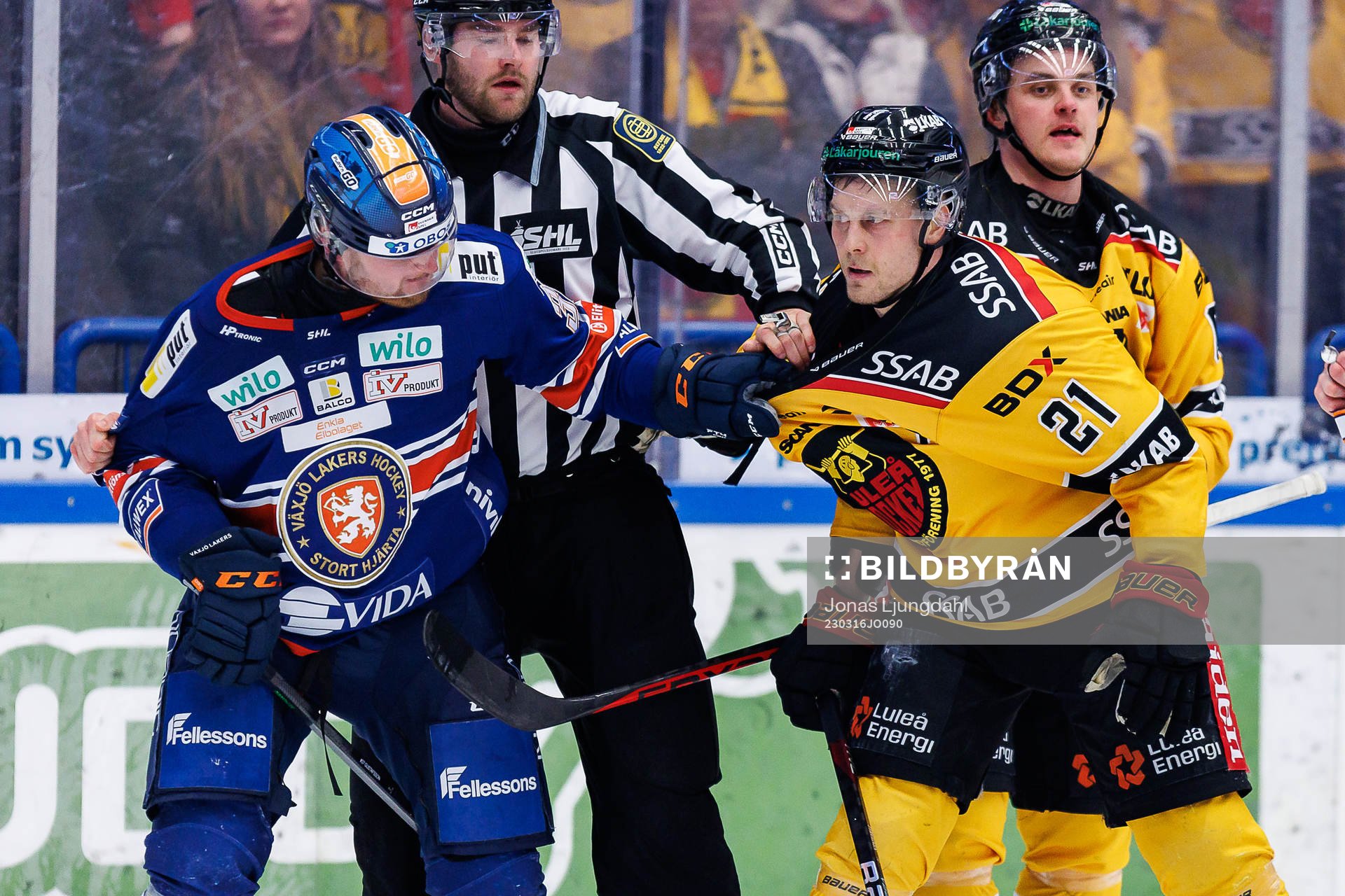 Gruff mellan Växjös Glenn Gustafsson och Luleås Juhani
