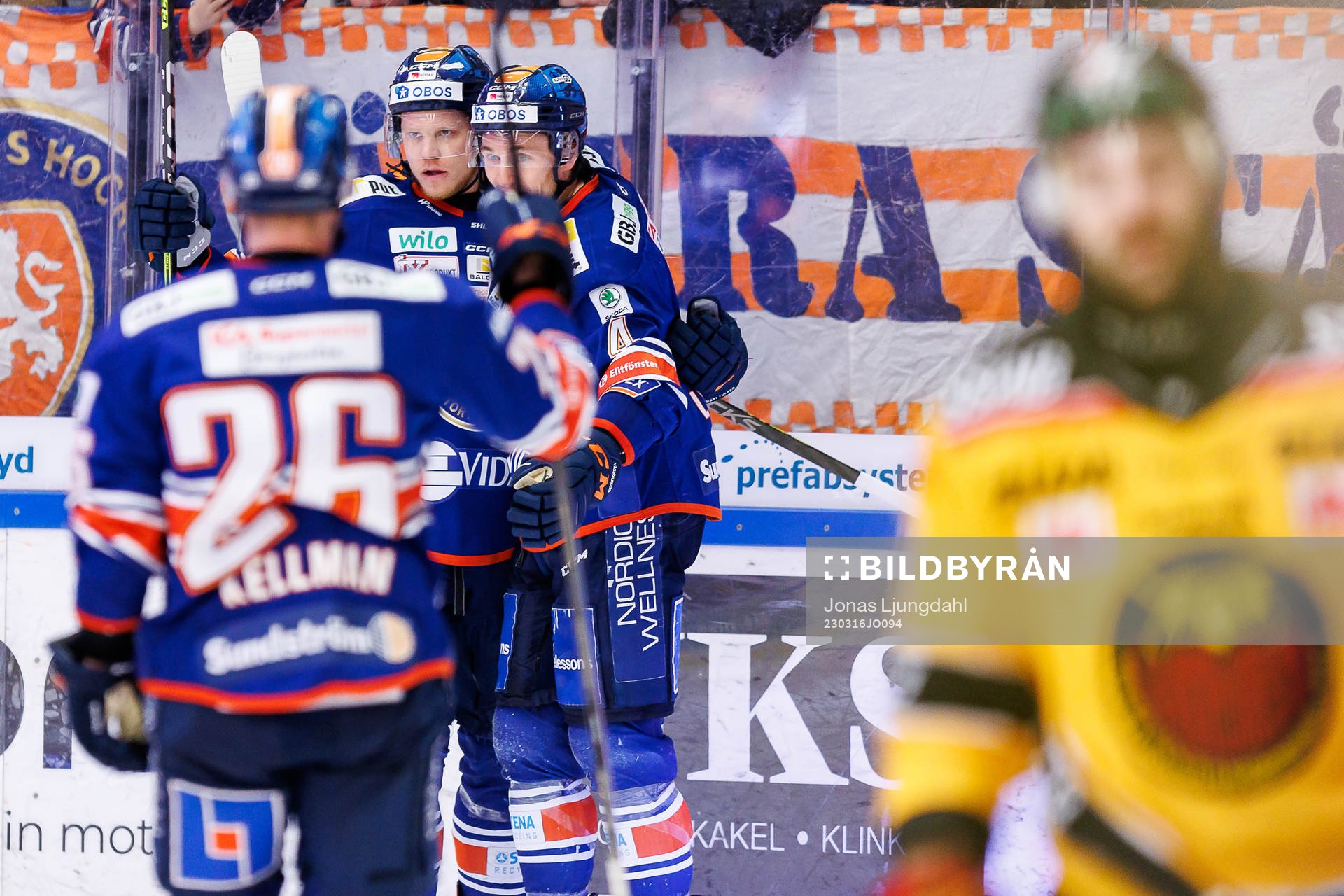 Växjös Ludvig Nilsson och Keegan Lowe jublar