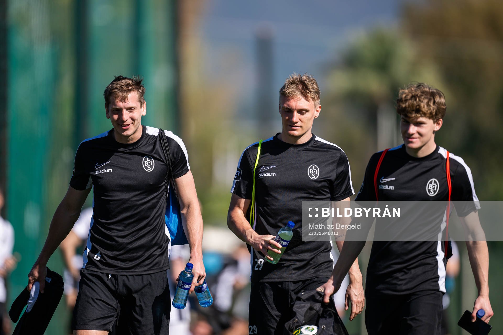 Philip Andersson, målvakt Svante Hildeman och Jacob Perleman under en fotbollsträning med Landskrona den 16 mars 2023 i Marbella. 