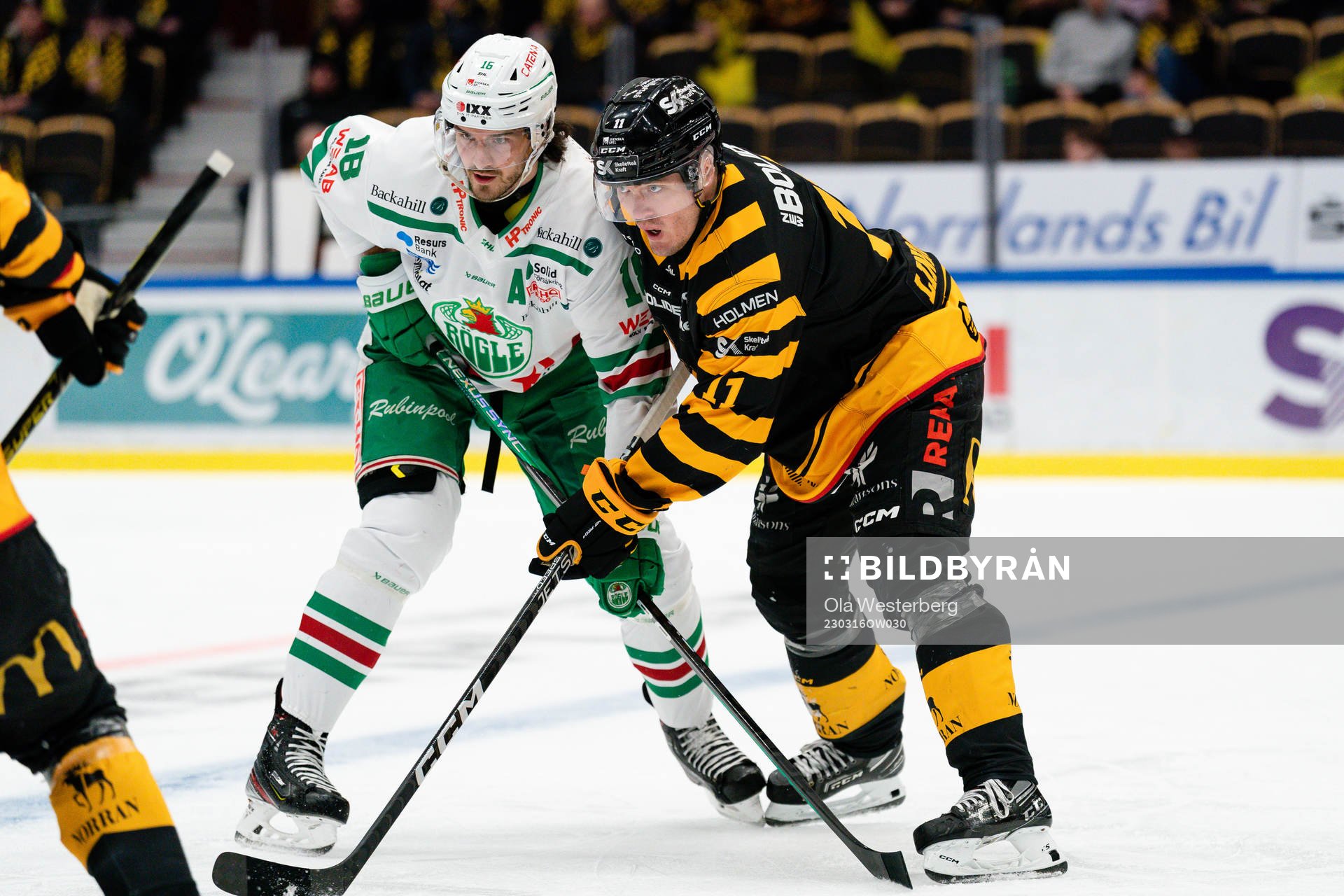 Rögles Dennis Everberg och Skellefteå AIKs Max Lindholm
