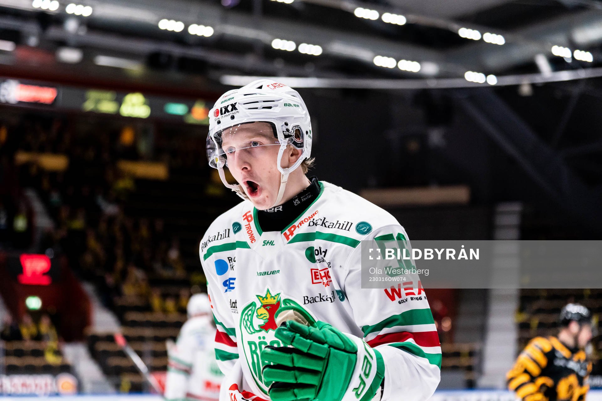Rögles Adam Engström jublar