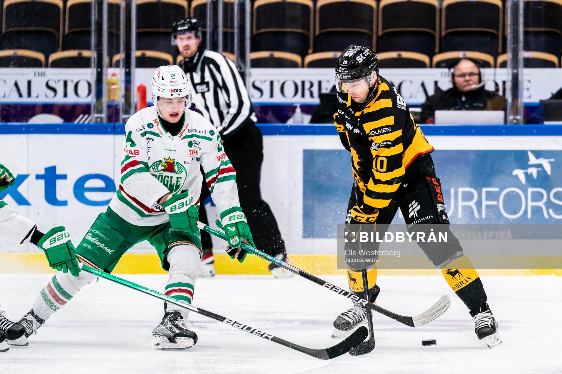 Rögles Marco Kasper och Skellefteå AIKs Joakim Lindström