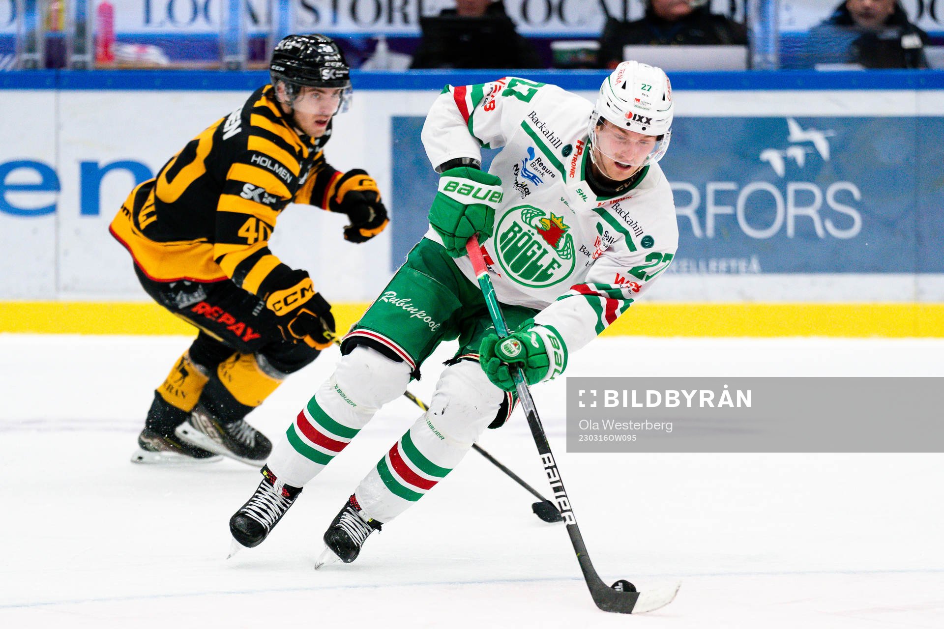 Skellefteå AIKs Andreas Wingerli och Rögles Linus Sjödin