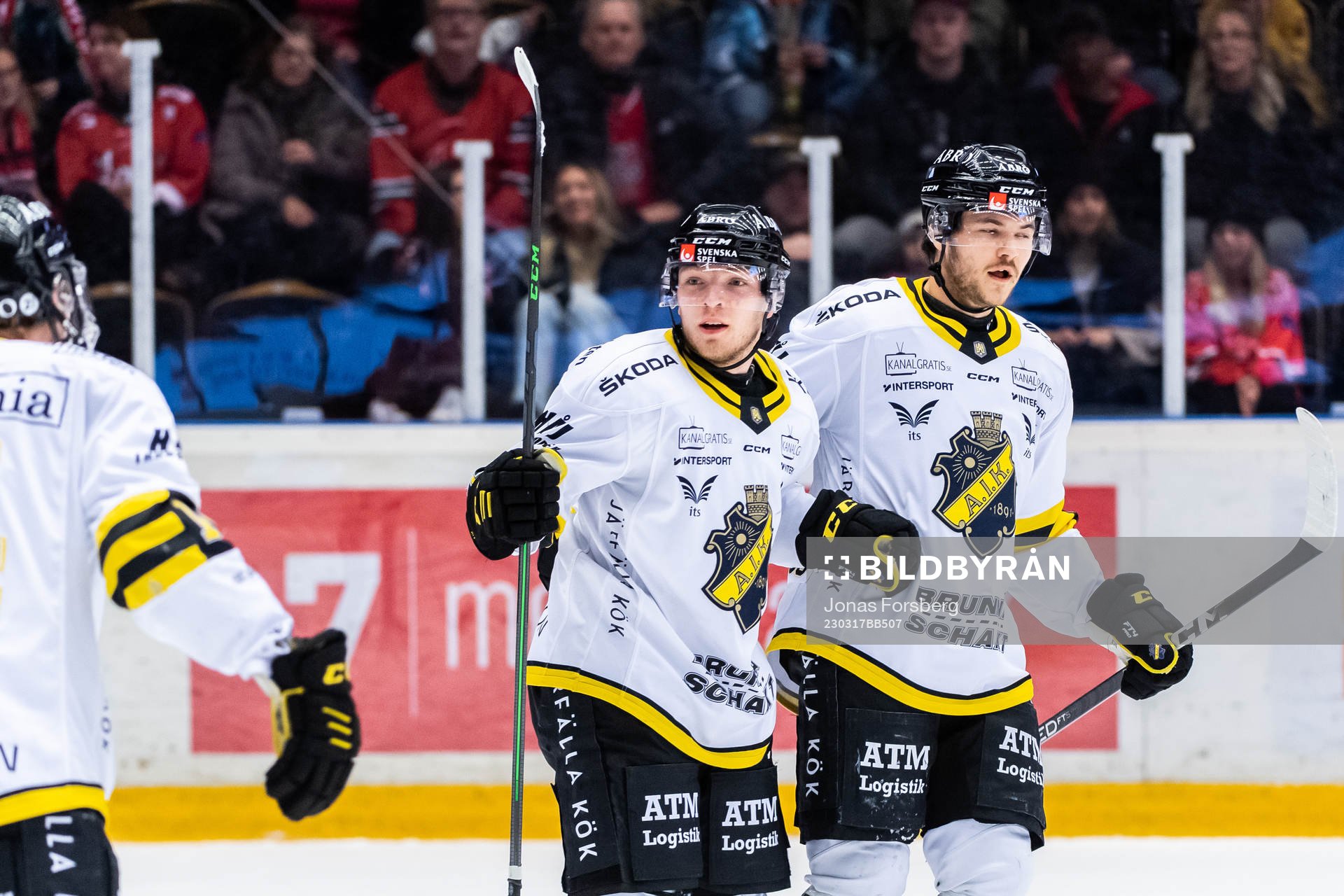 AIKs Zion Nybeck jublar med lagkamrater