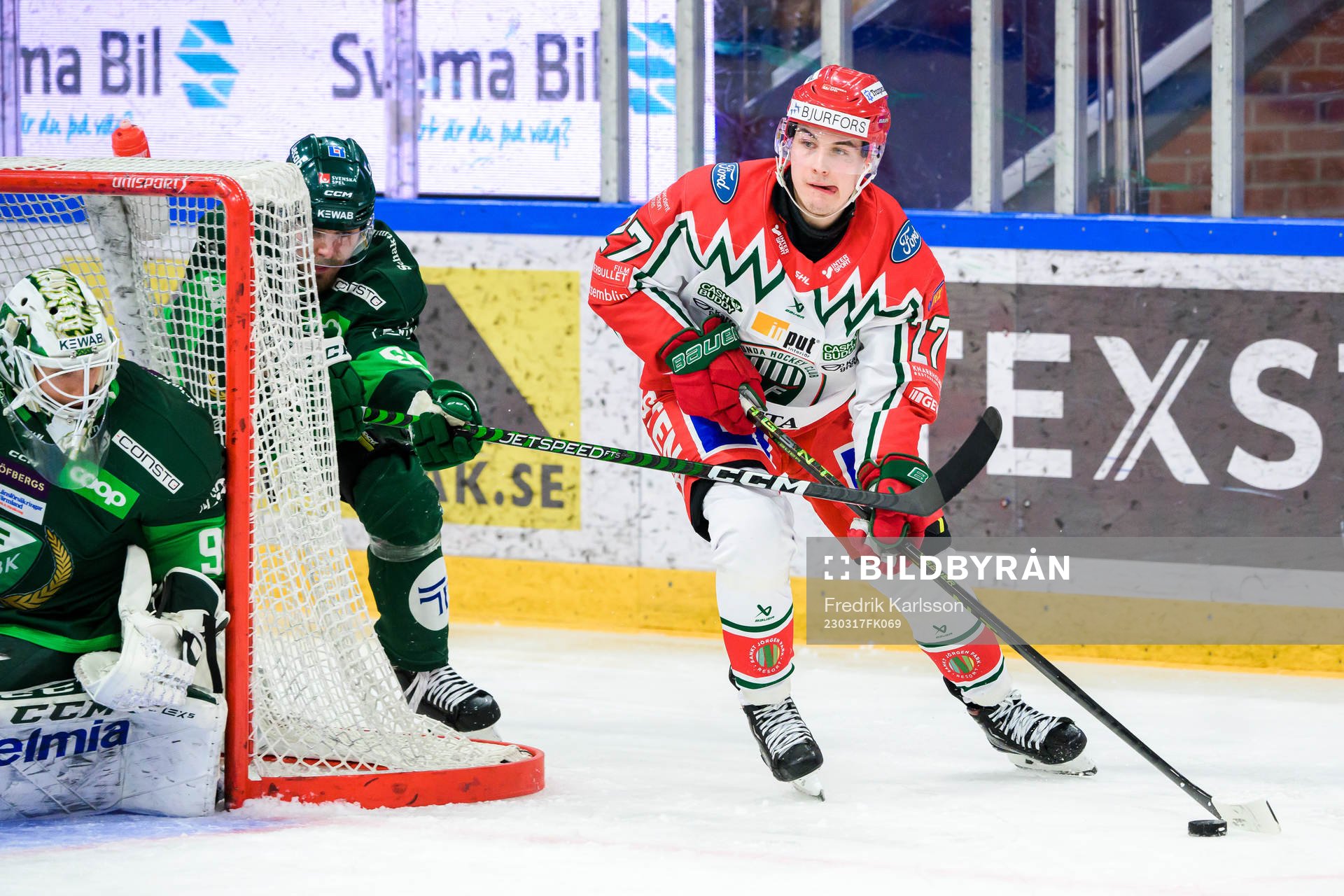 Färjestads målvakt Matthew Tomkins och Linus Johansson