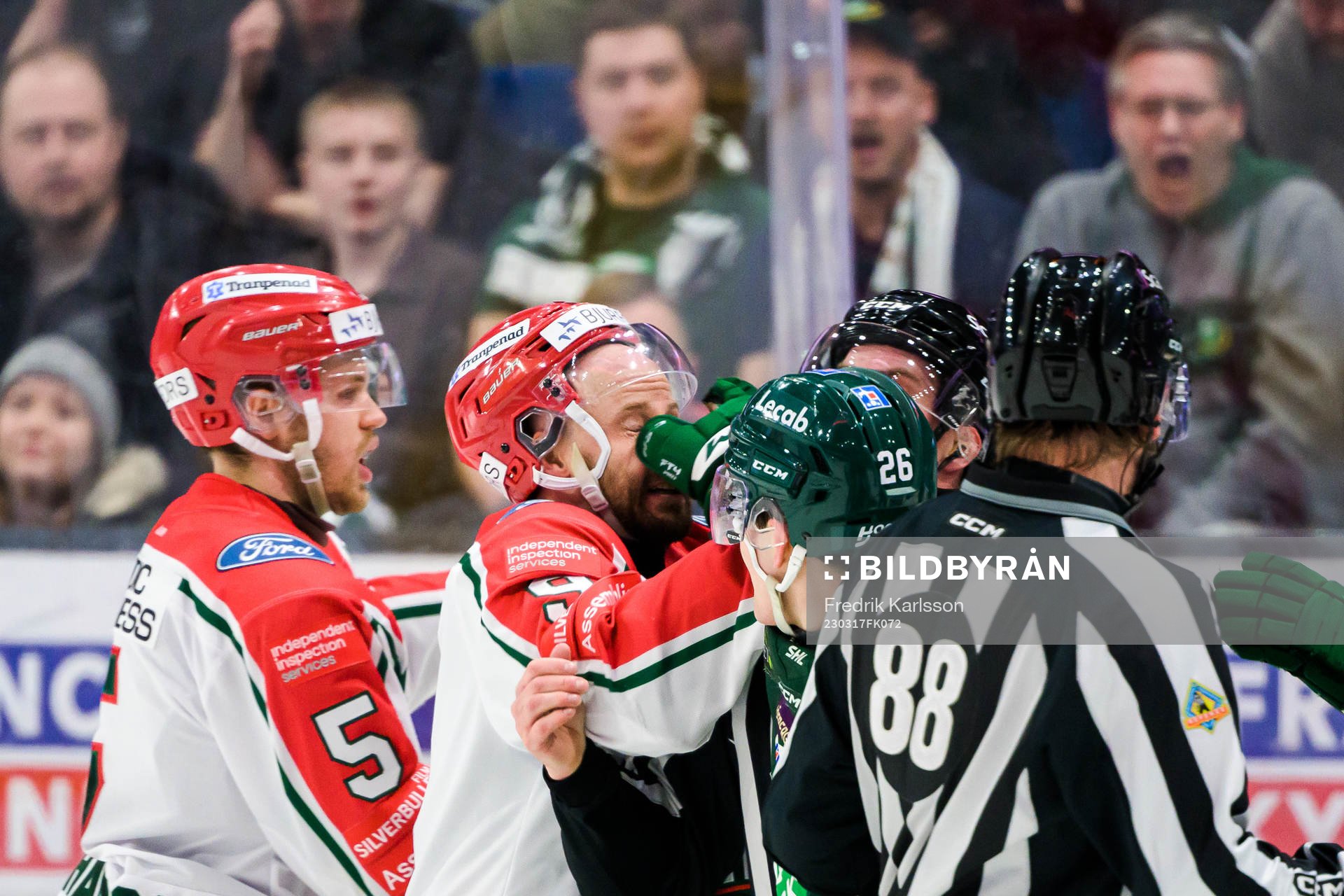 Frölundas Jan Mursak och Färjestads Joel Nyström