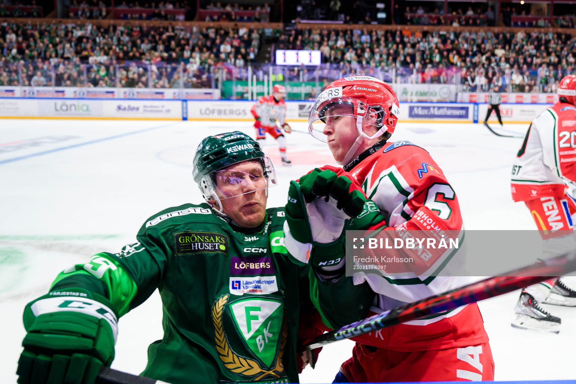 Färjestads Patrik Lundh och Frölundas Filip Hasa