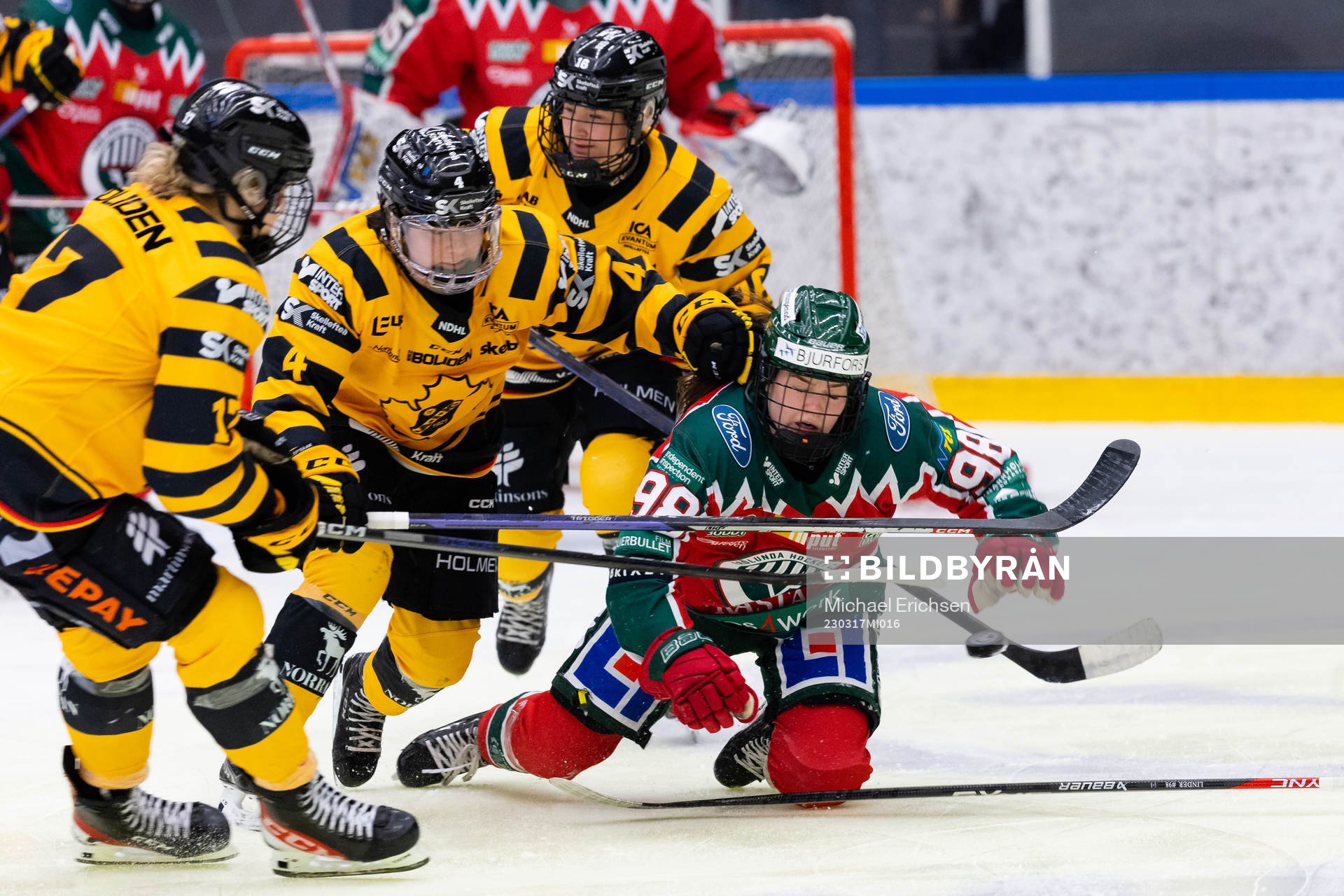 Skellefteås Moa Viklund och Frölundas Felicia Lindner