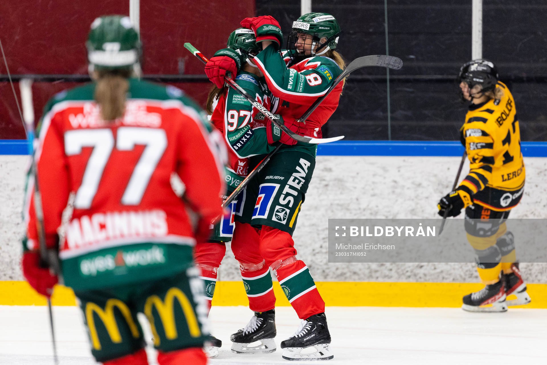 Frölundas Jill Kündig jublar