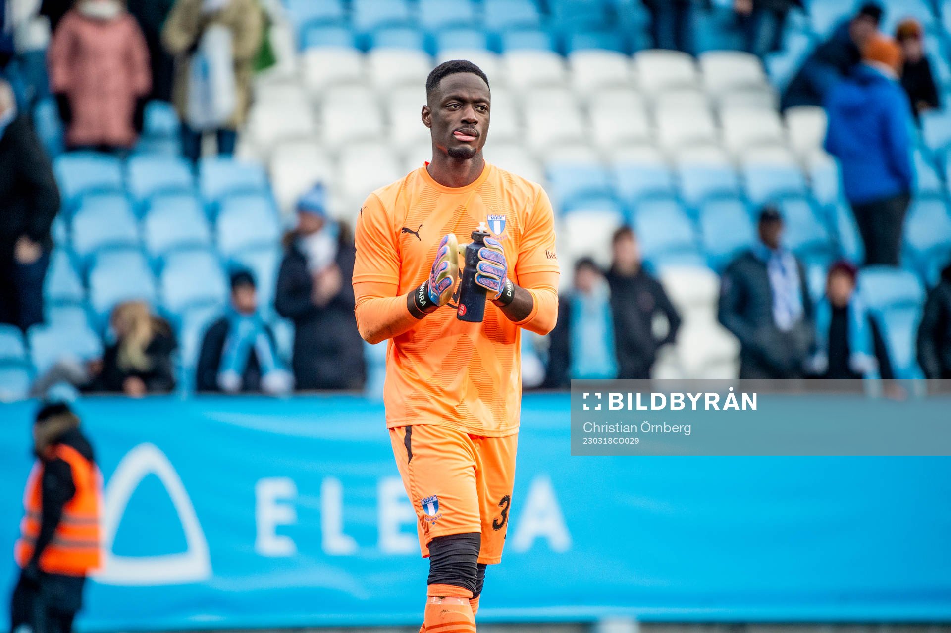 Malmö FFs målvakt Ismael Diawara deppar