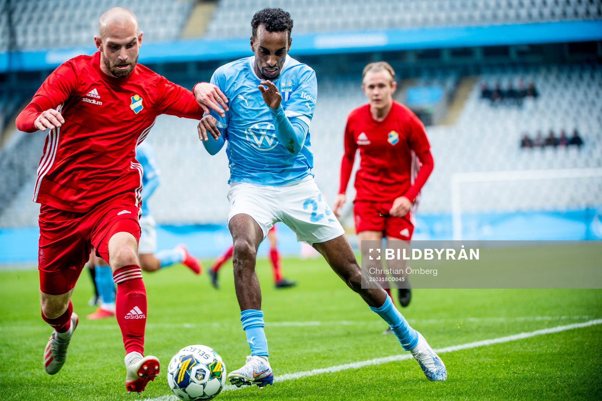 Östers John Stenberg mot Malmö FFs Taha Ali