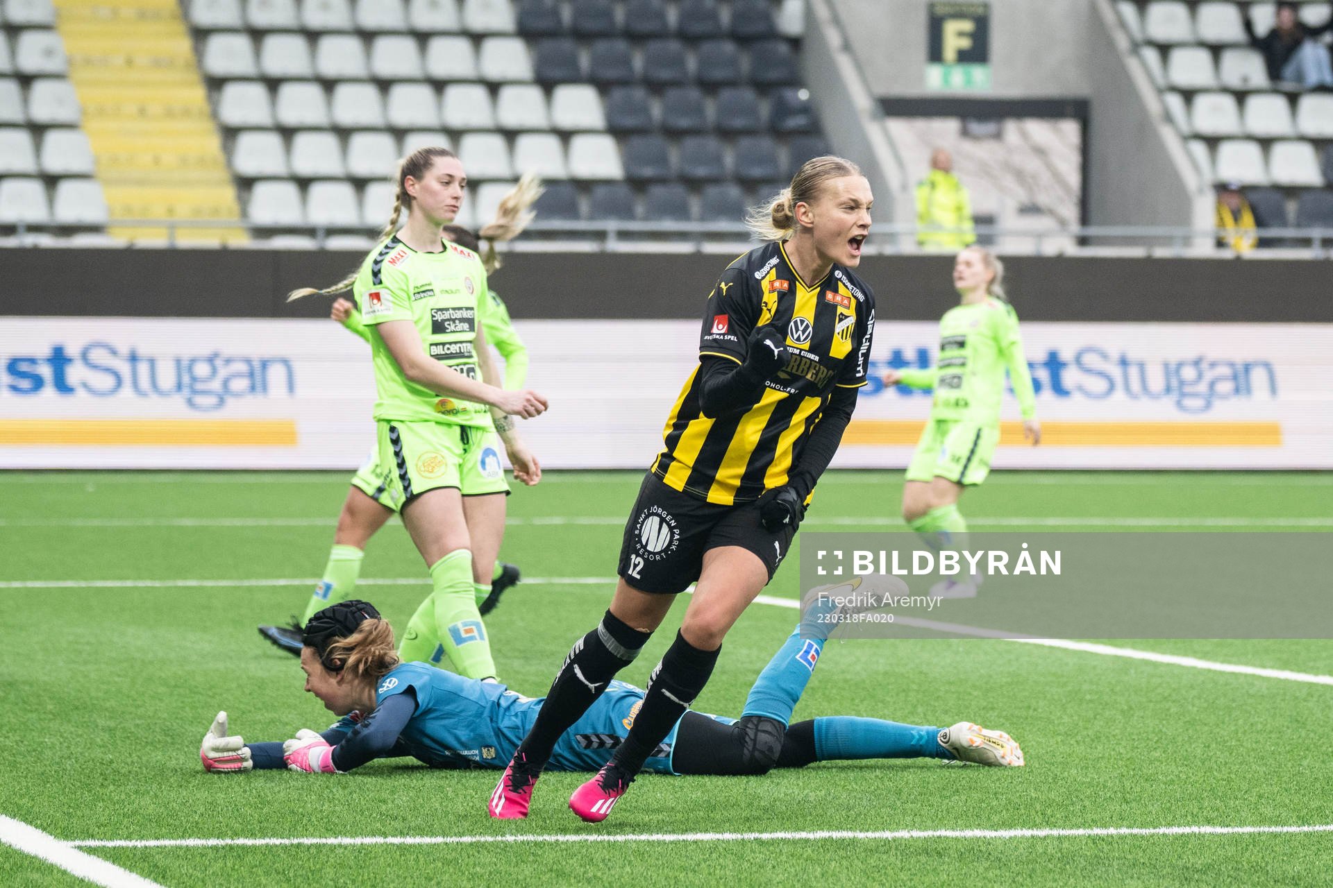 Häckens Stine Larsson jublar