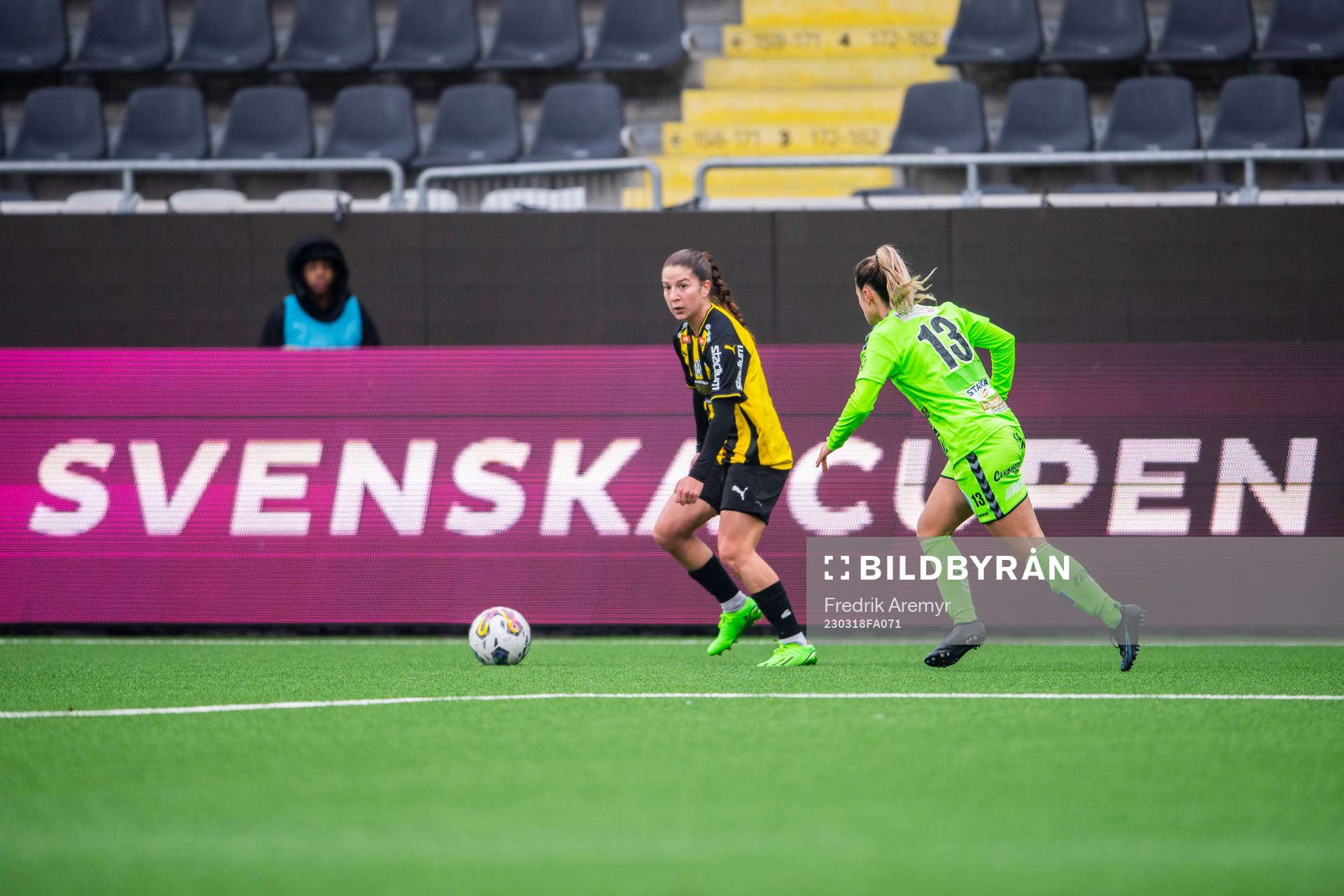 Häckens Ruby Grant och Kristianstads Emma Petrovic