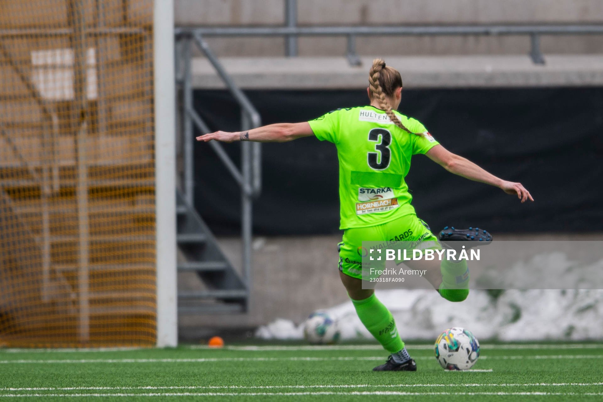 Kristianstads Jordan Brewster slår en straff