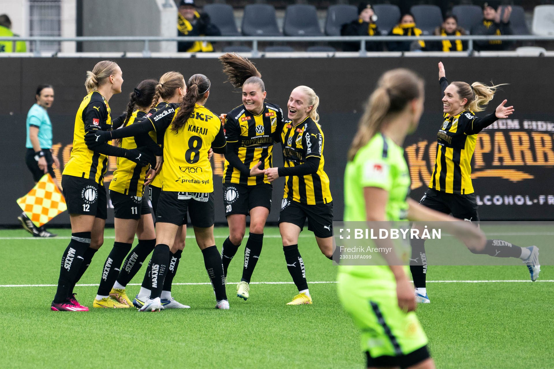 Häckens spelare jublar efter 1-1 under fotbollsmatchen i Svenska Cupen mellan Häcken och Kristianstad den 18 mars 2023 i Göteborg.