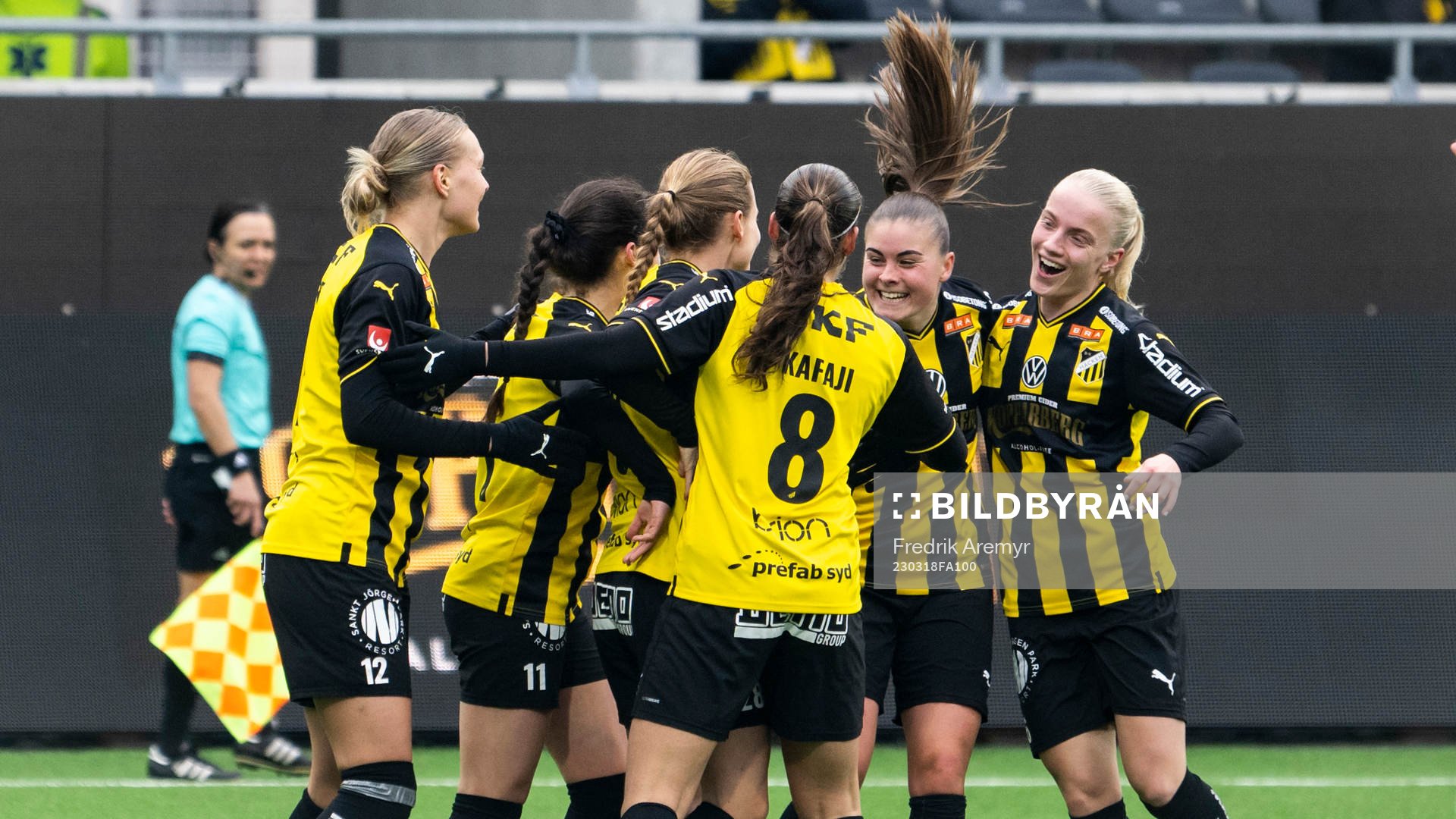 Häckens spelare jublar
