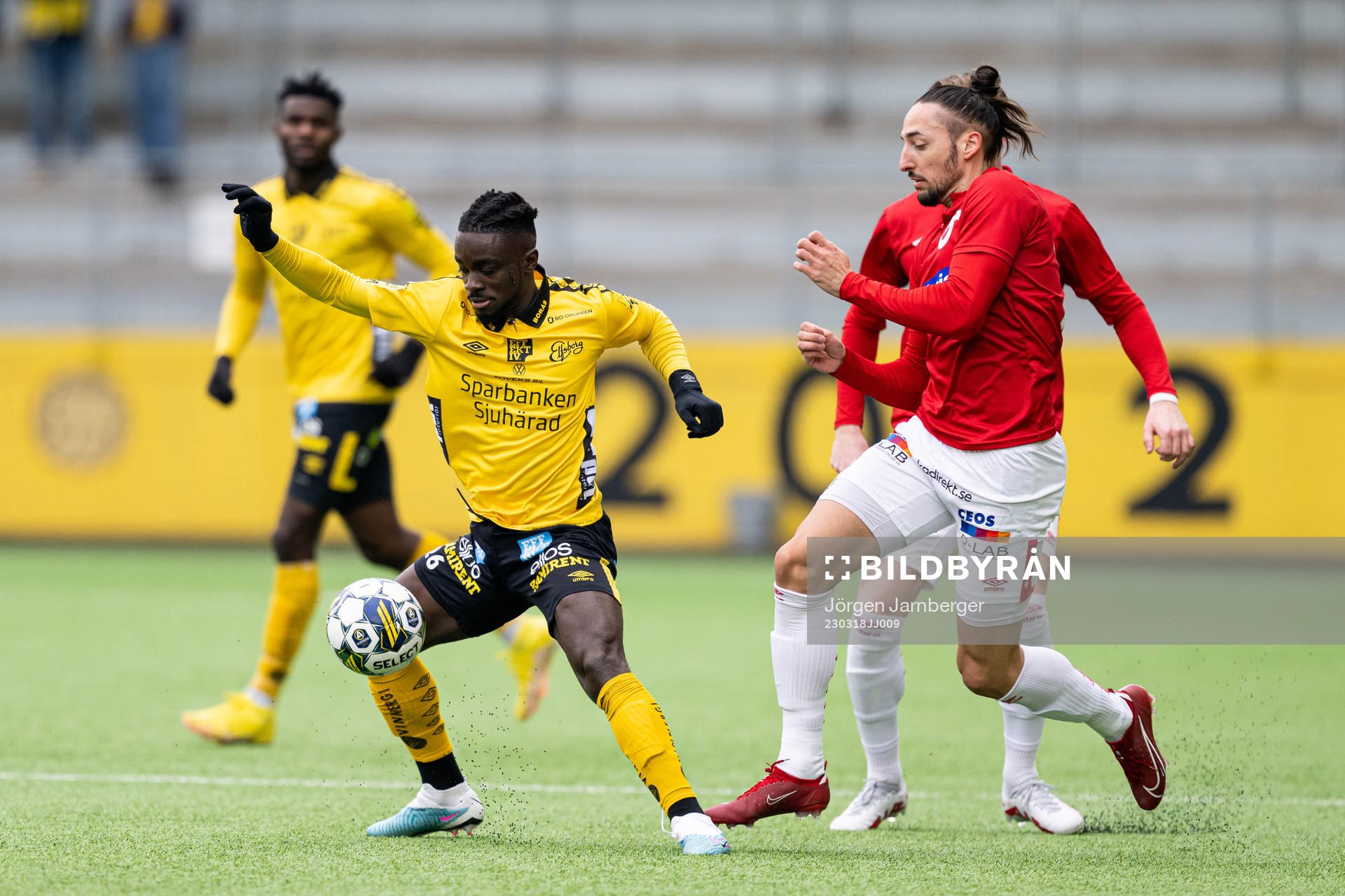Elfsborgs Emmanuel Boateng och Degerfors Elyas Bouzaiene