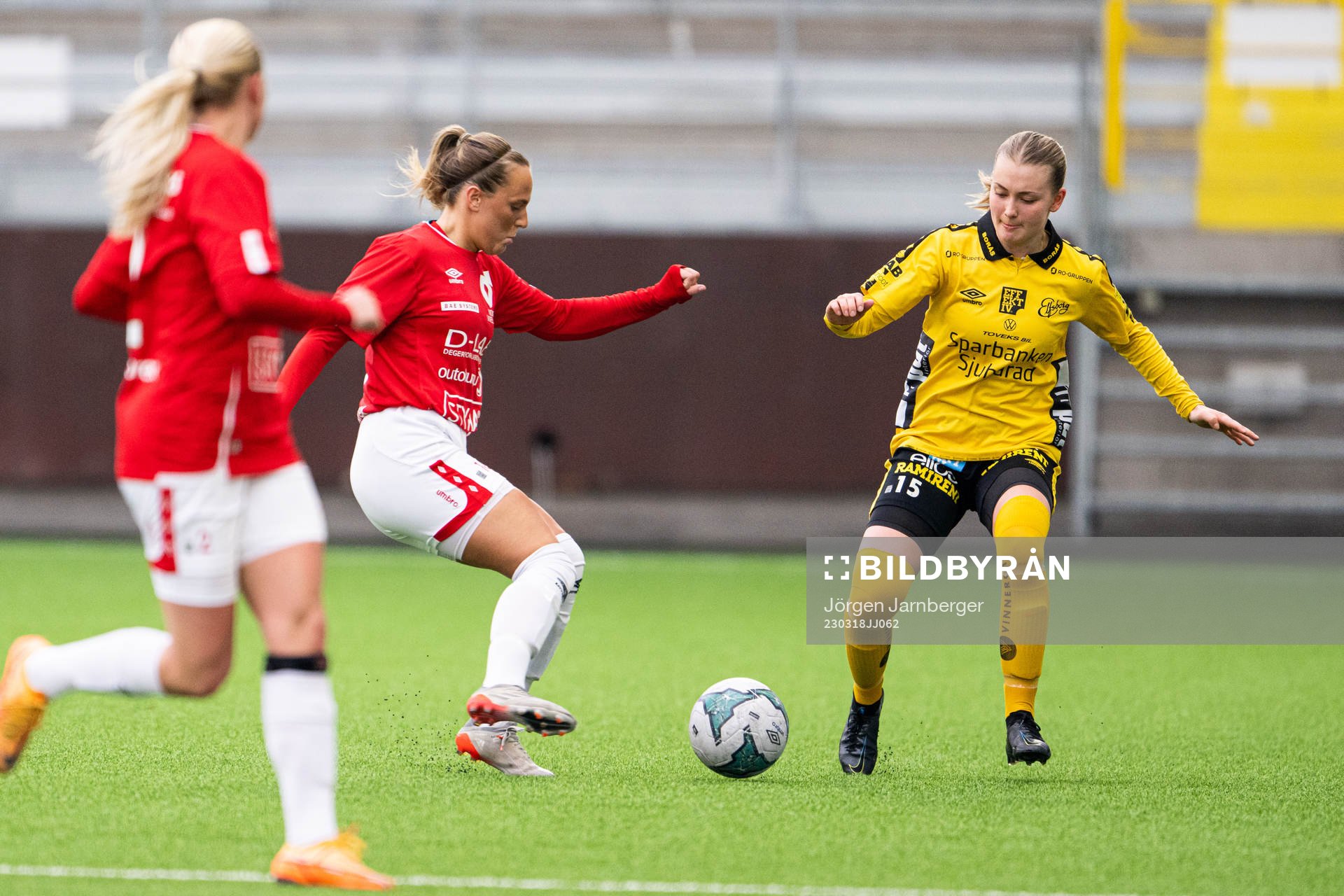 Degerfors Tyra Eriksson och Elfsborgs Elin Johansson