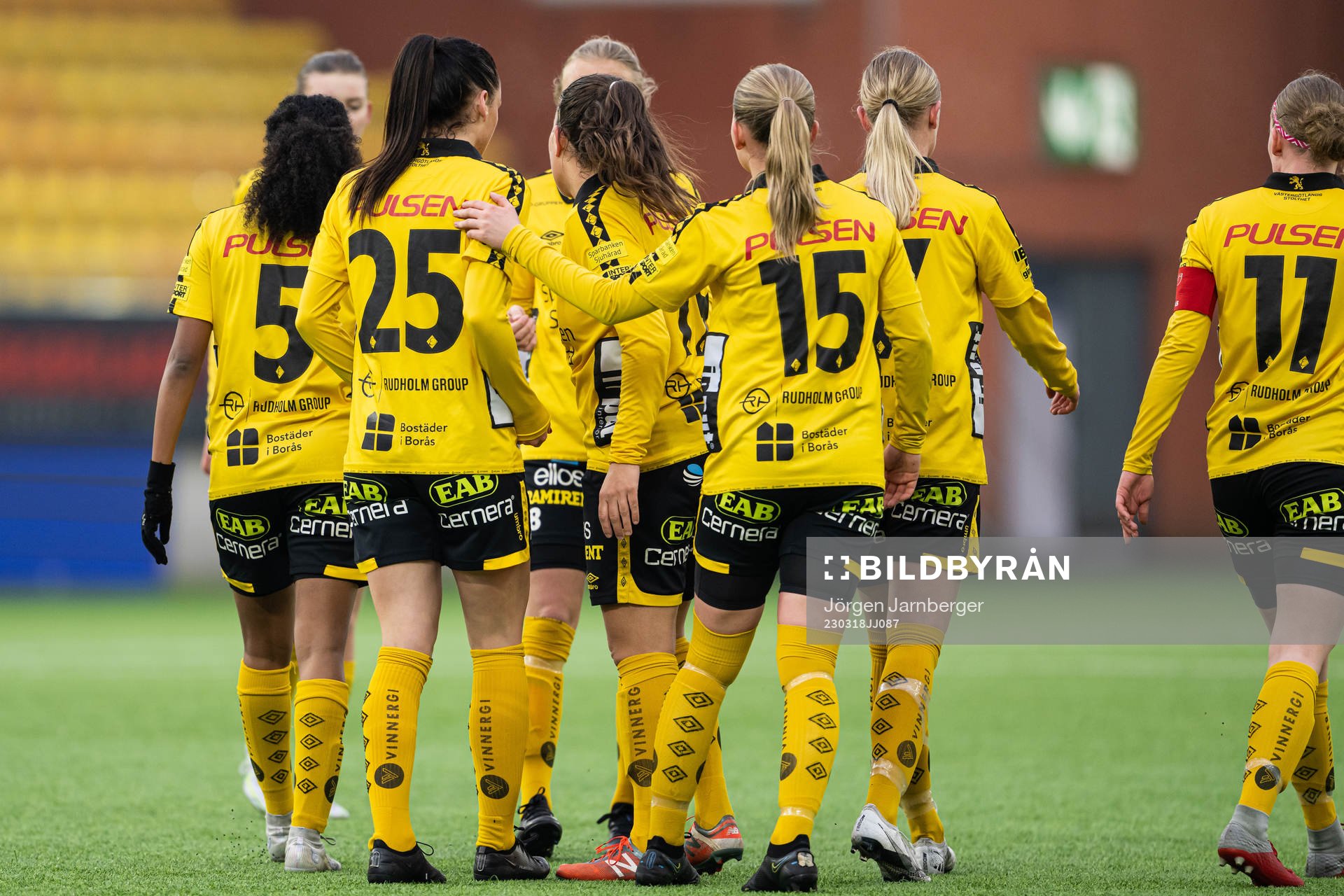 Elfsborgs Izabella Bergström jublar med lagkamrater