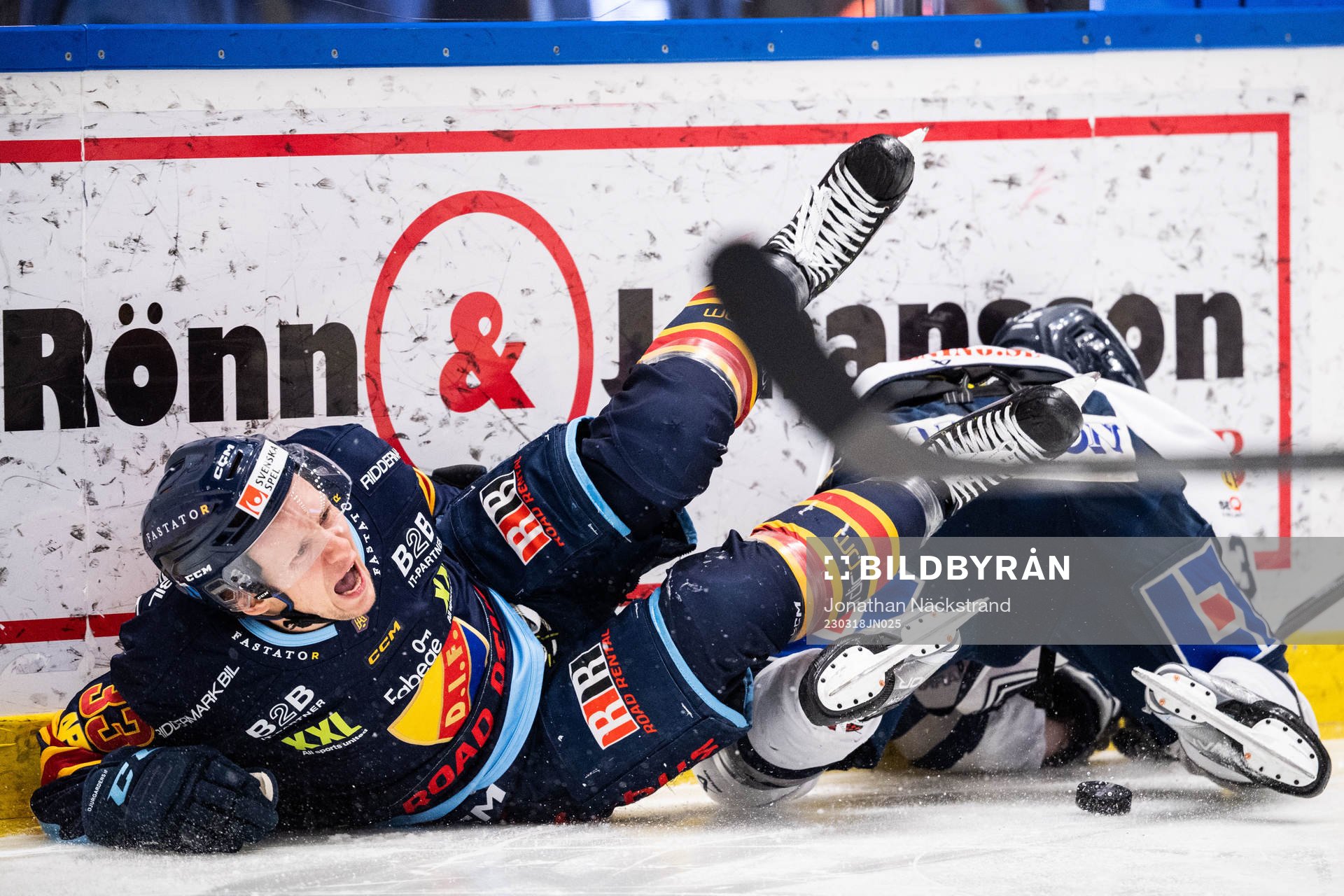 Djurgårdens Daniel Glad har ont och Karlskogas Markus