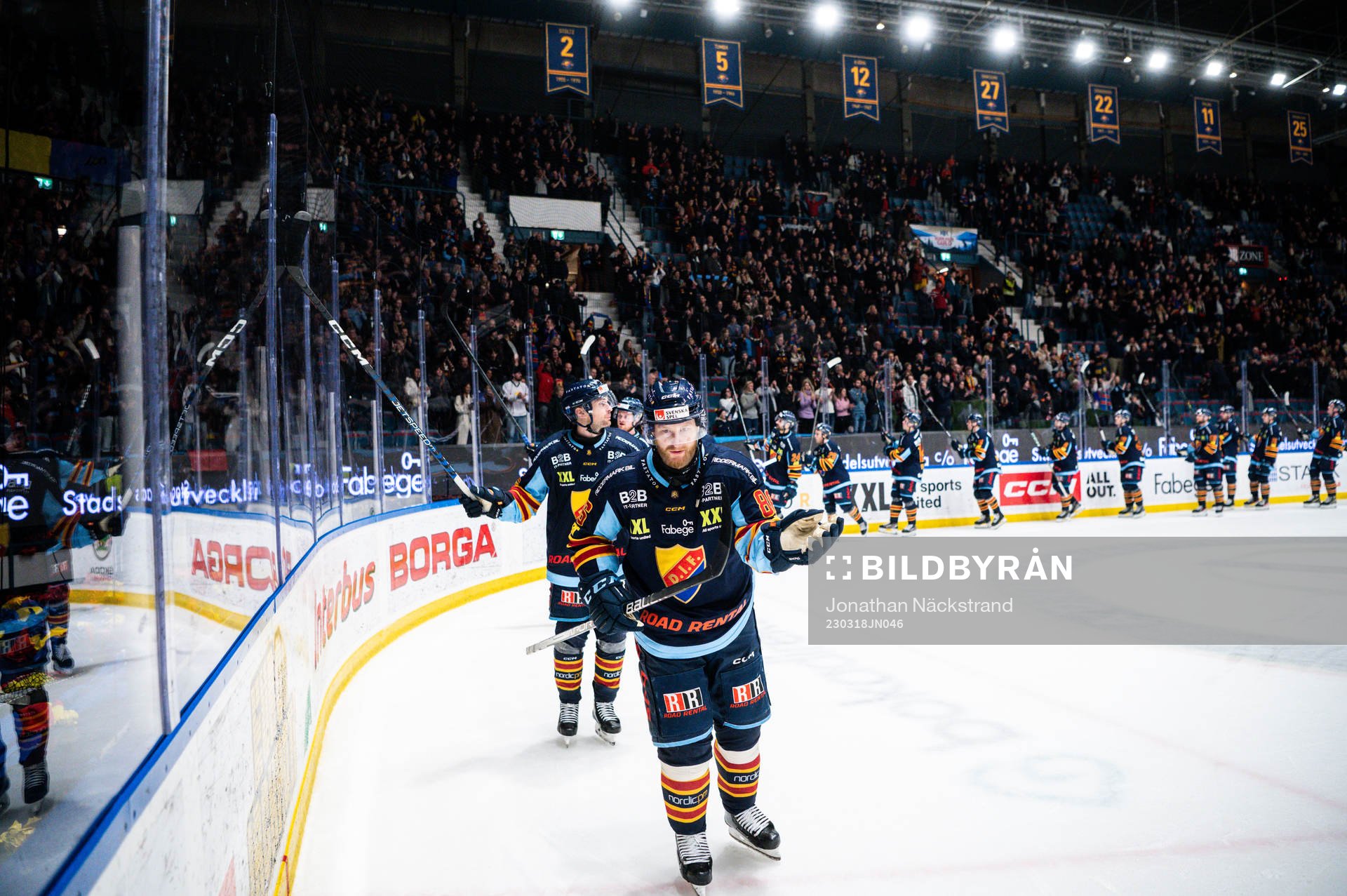 Djurgårdens Linus Klasen jublar med lagkamrater