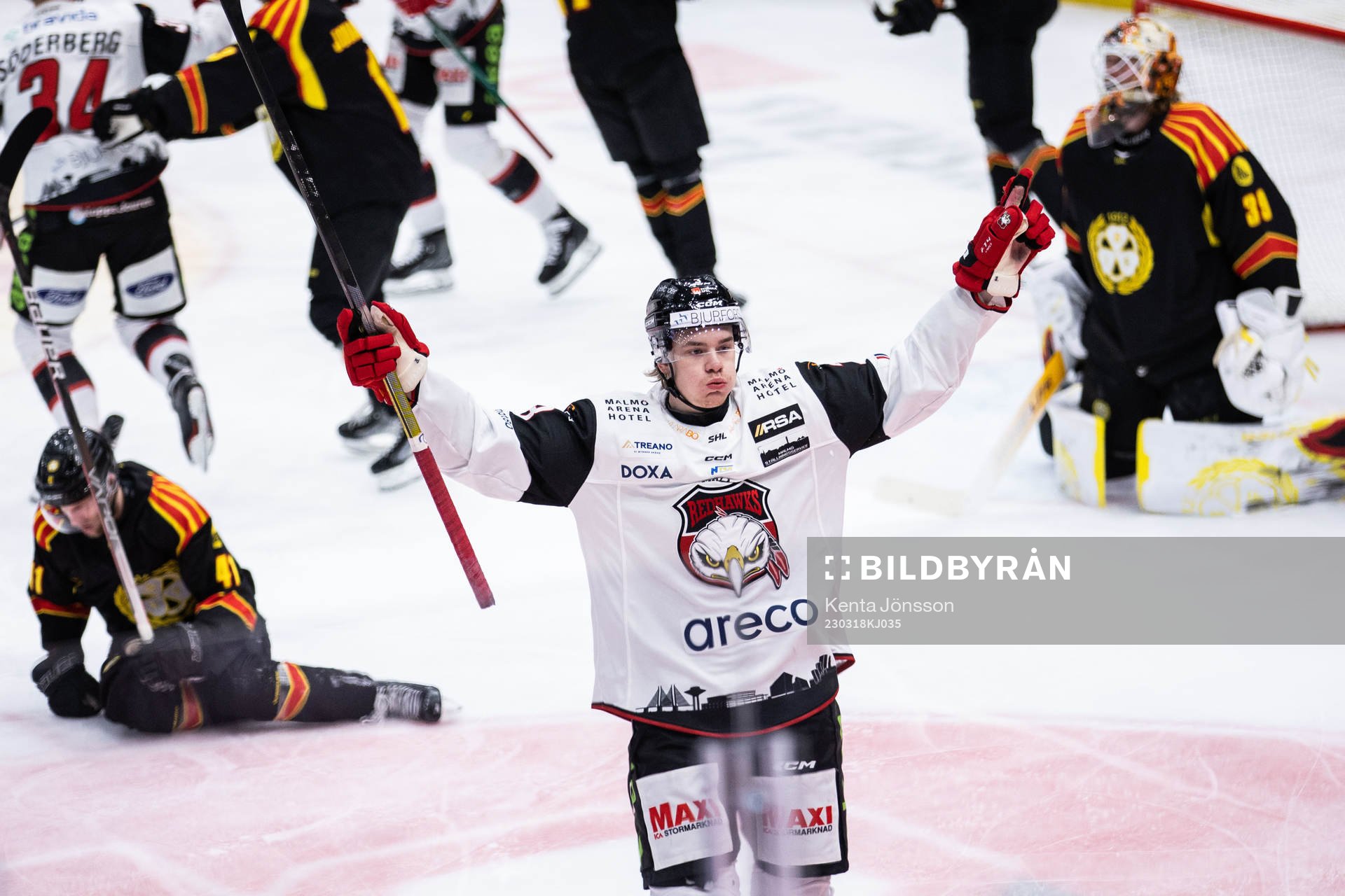 Malmö Redhawks Nuutti Viitasalo jublar