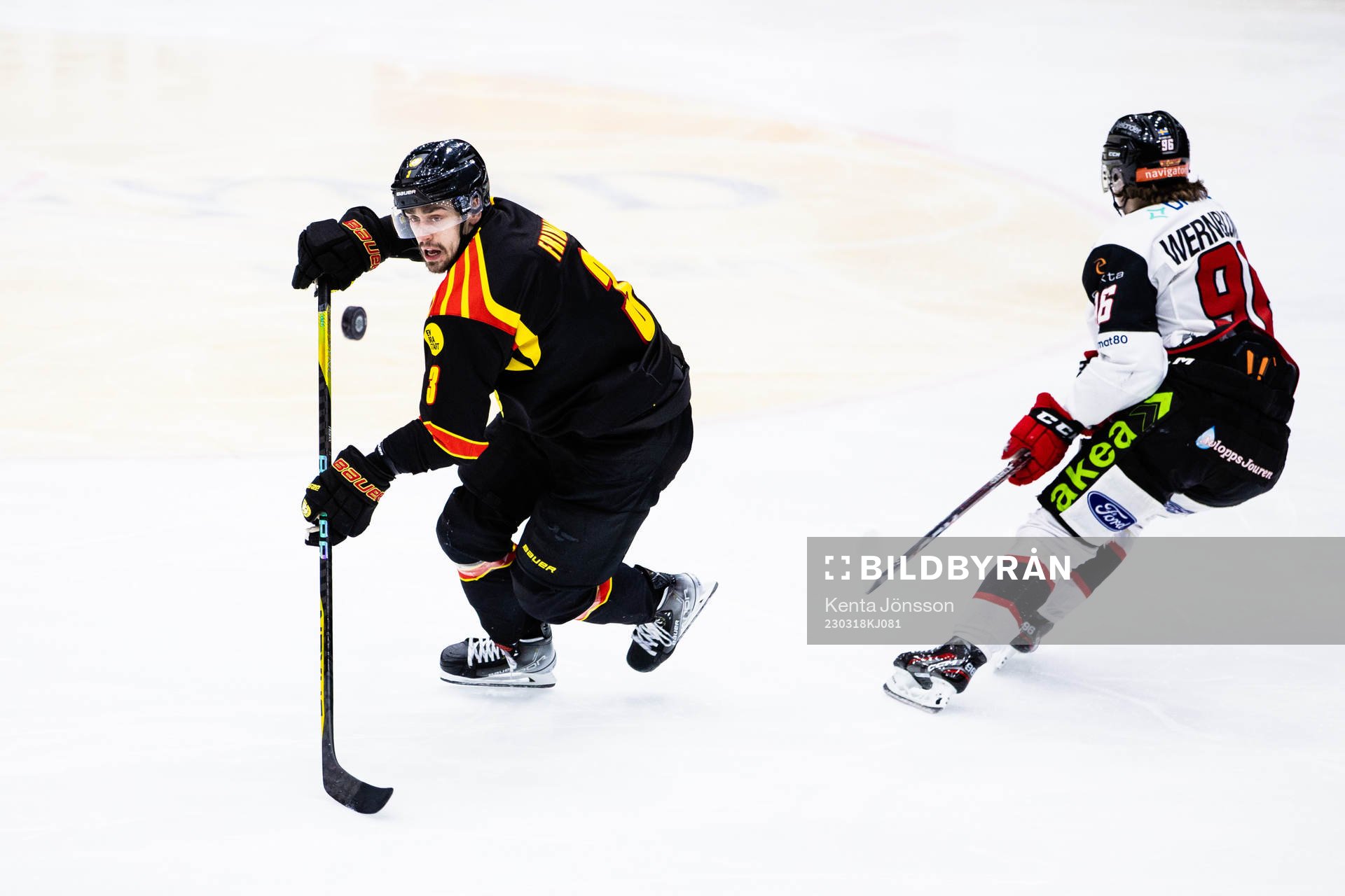 Brynäs Niklas Friman och Malmö Redhakws Lukas Wernblom