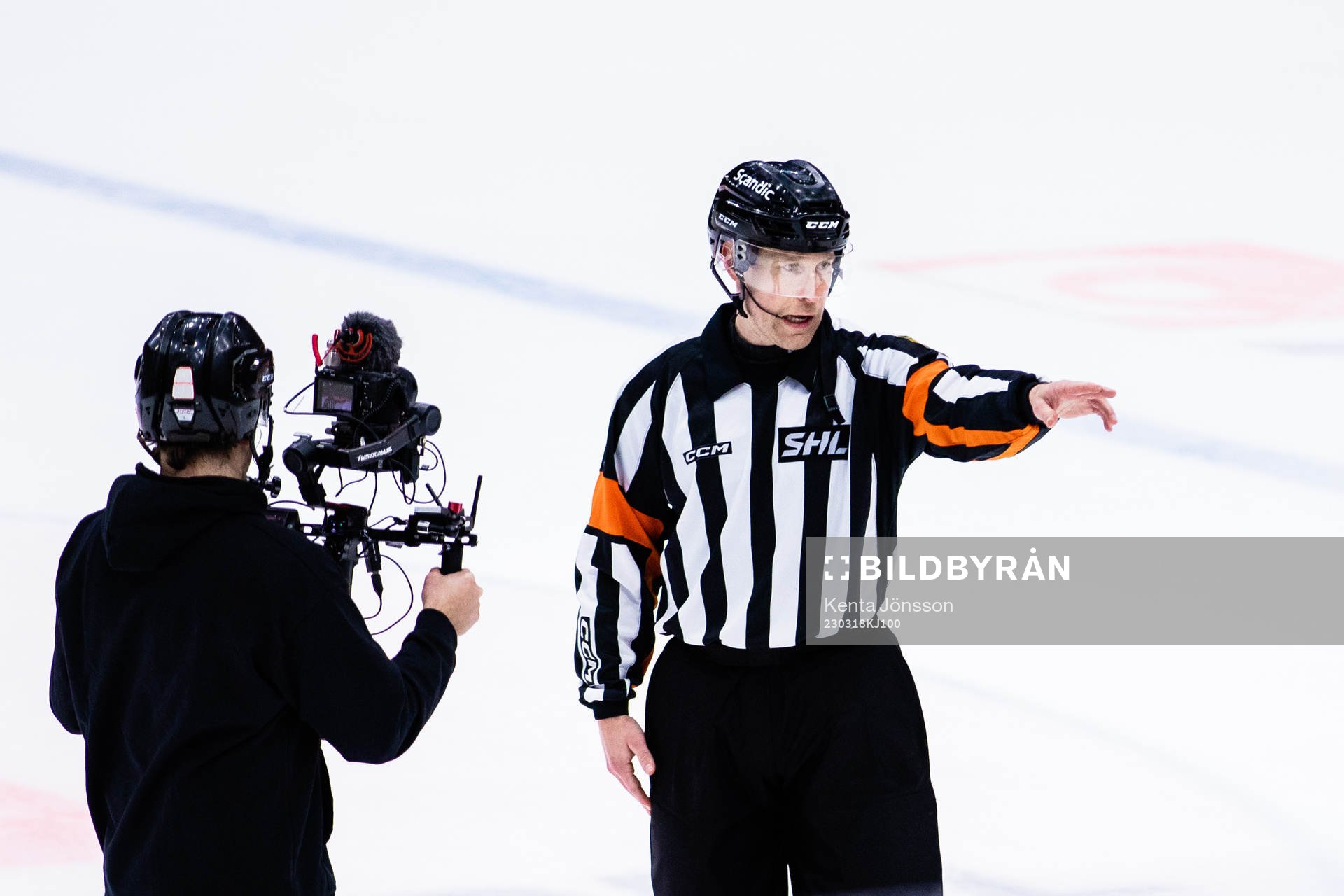 Domare Domare Tobias Björk godkänner 3-4 målet av Malmö