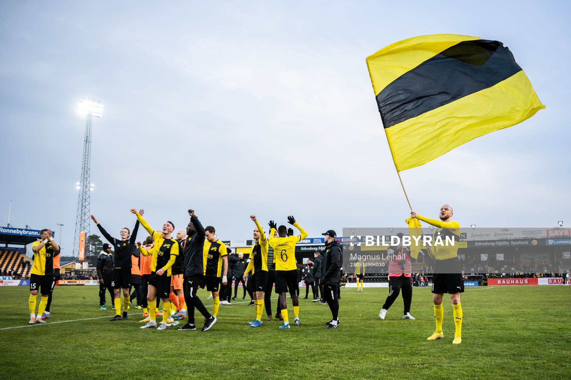 Mjällbys spelare jublar