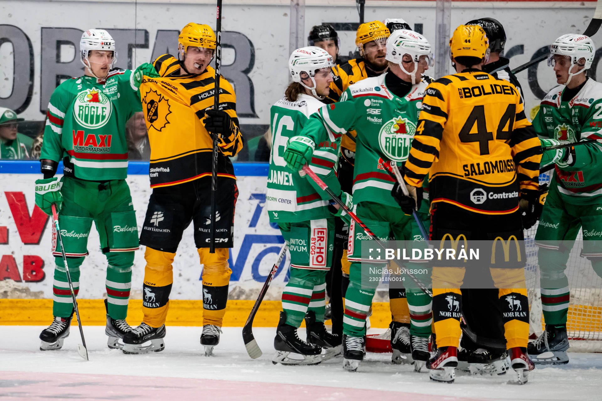 Rögles Linus Sjödin  och Skellefteås Max Lindholm