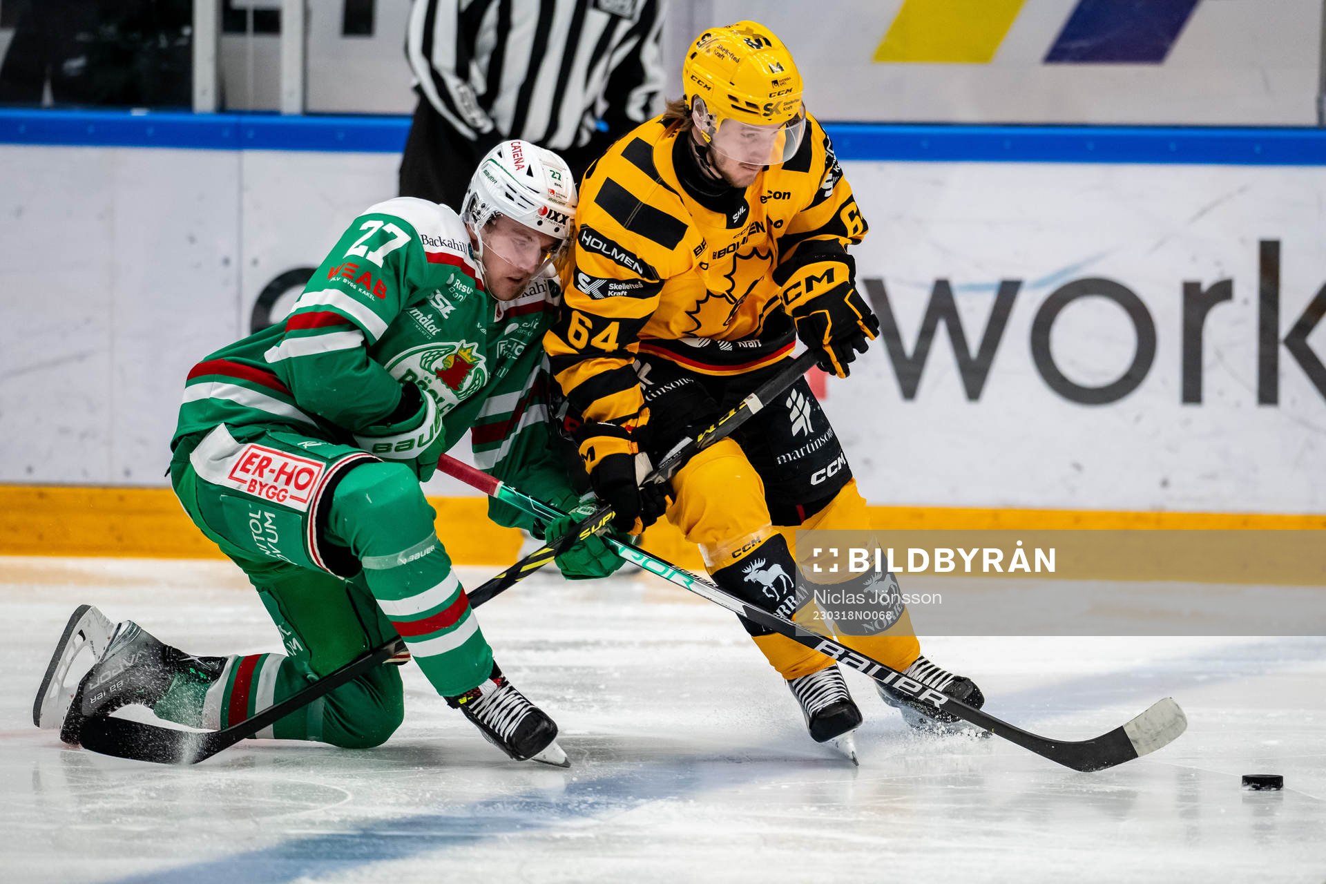 Rögles Linus Sjödin  och Skellefteås Jonathan Pudas