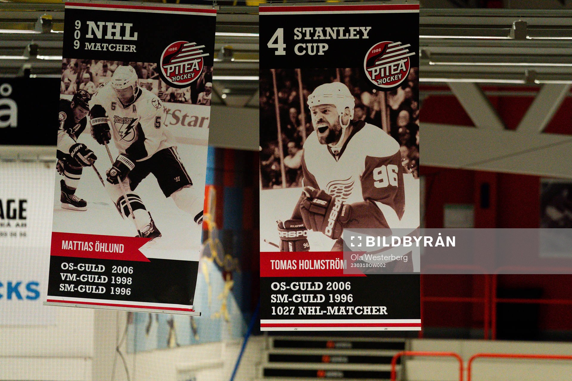 Mattias Öhlund och Tomas Holmströms  banderoller i taket