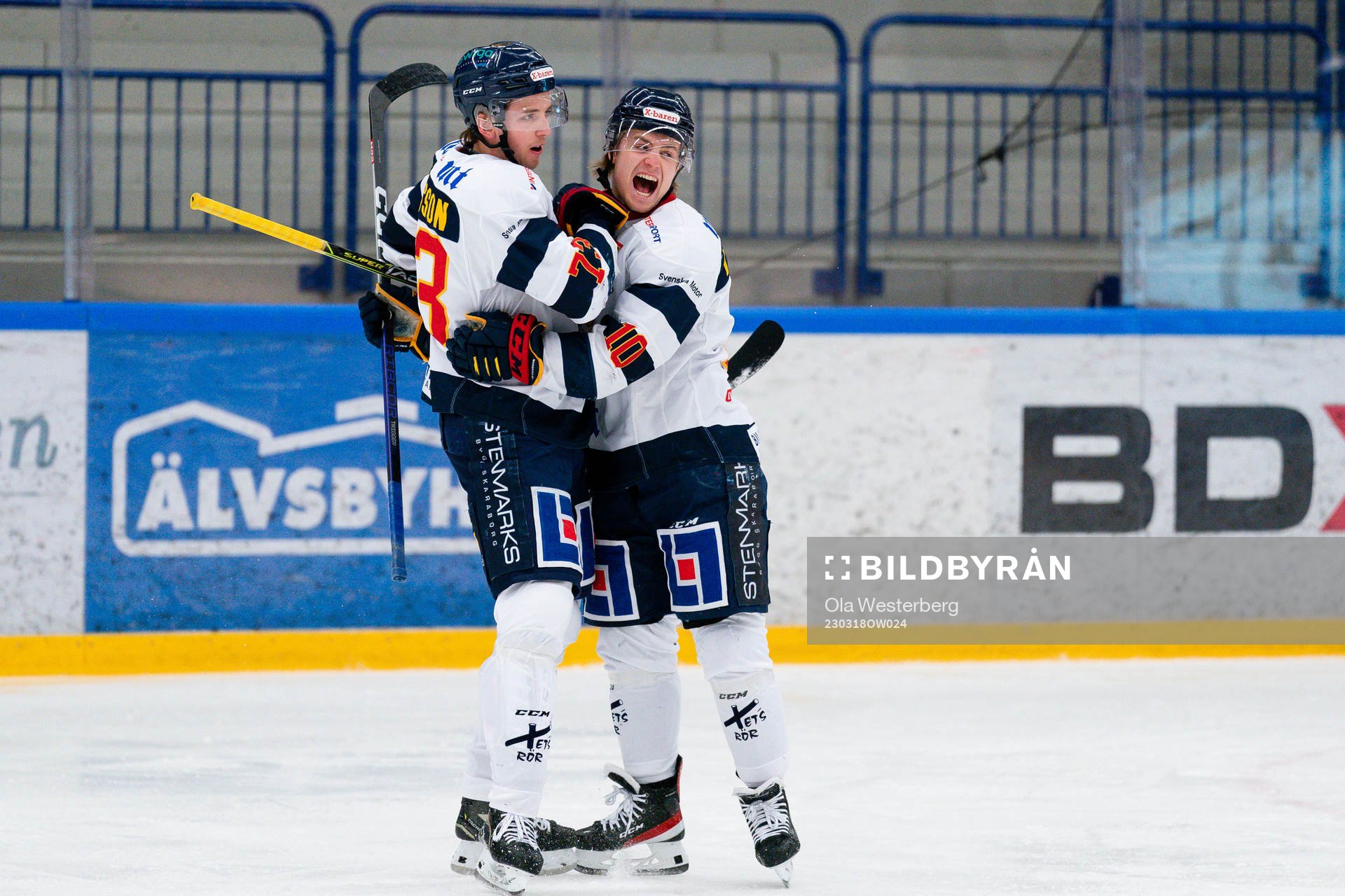 Mariestads Tobias Aronsson och Gustav Lindberg jublar