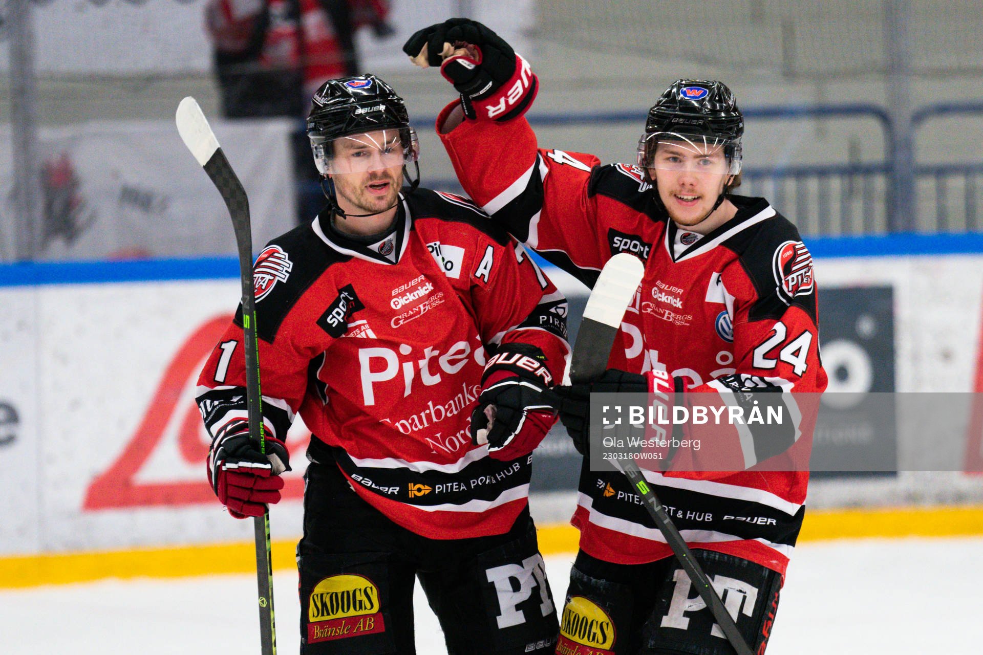 Piteås Joakim Högberg och Victor Edström jublar