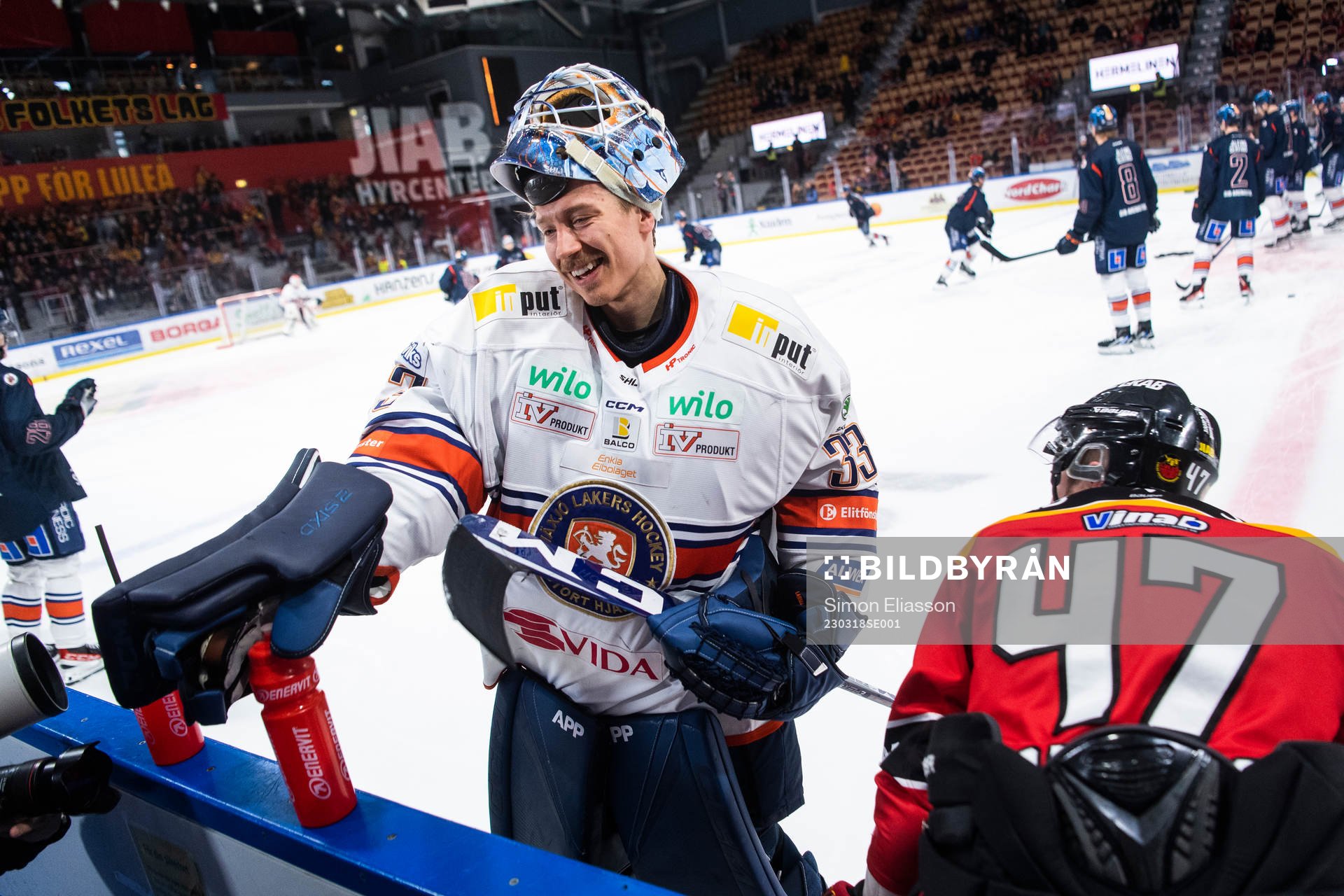 Växjös målvakt Emil Larmi och Luleås Leo Komarov