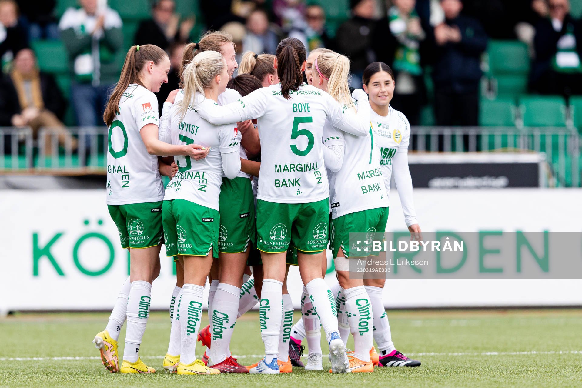 Hammarbys spelare jublar