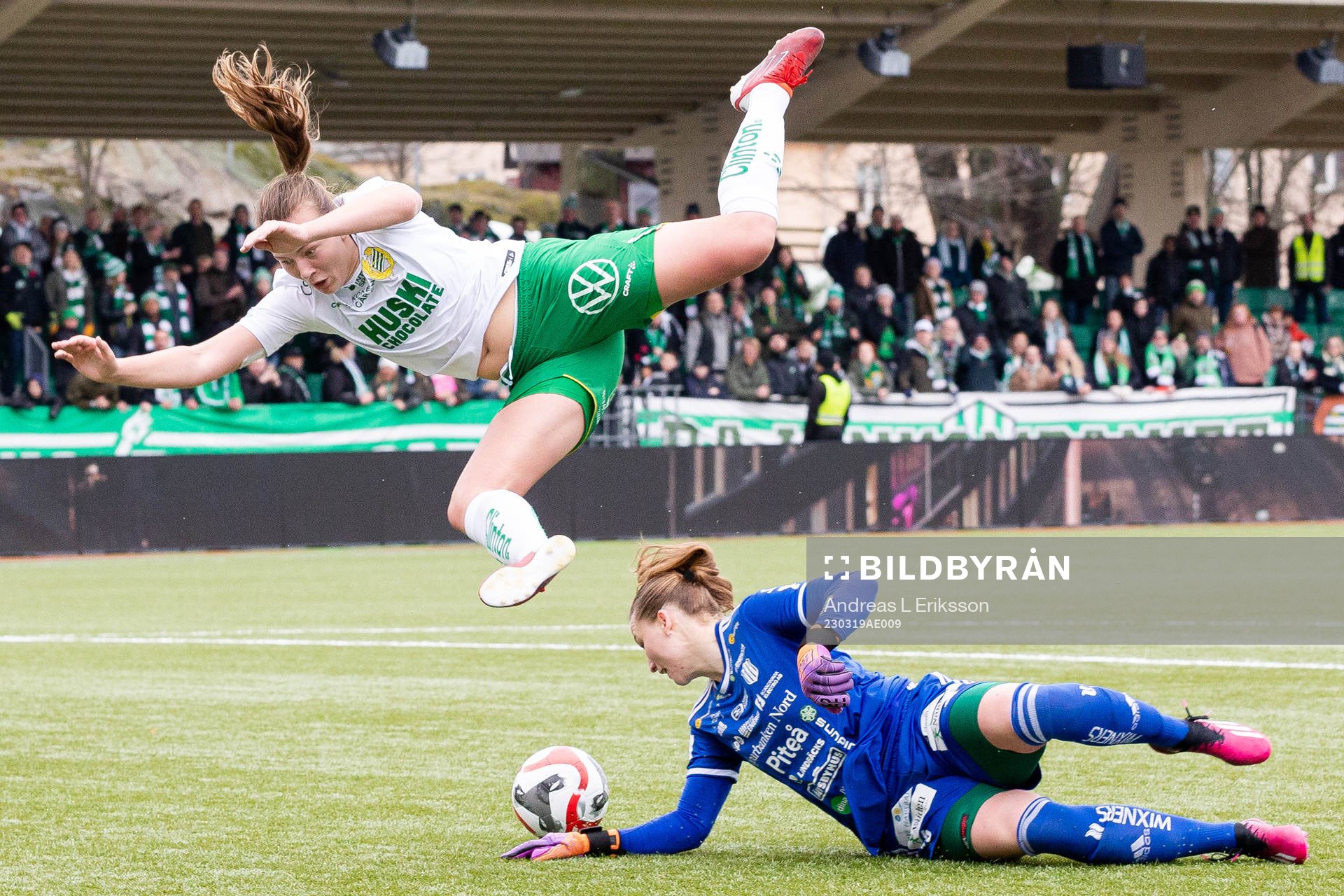 Hammarbys Sara Kanutte Fornes och Piteås Samantha Leshnak