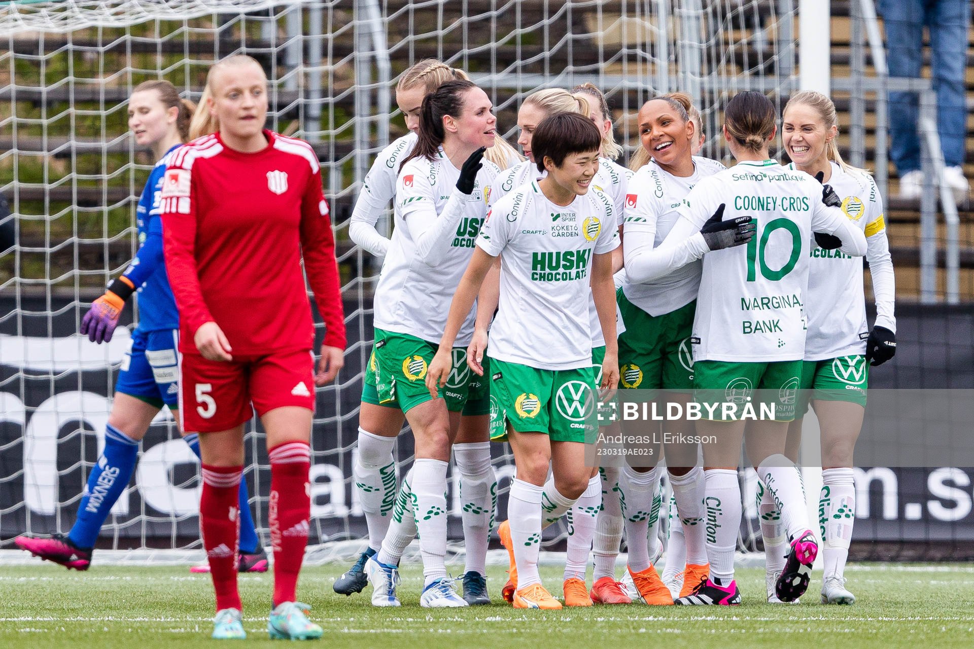 Hammarbys spelare jublar