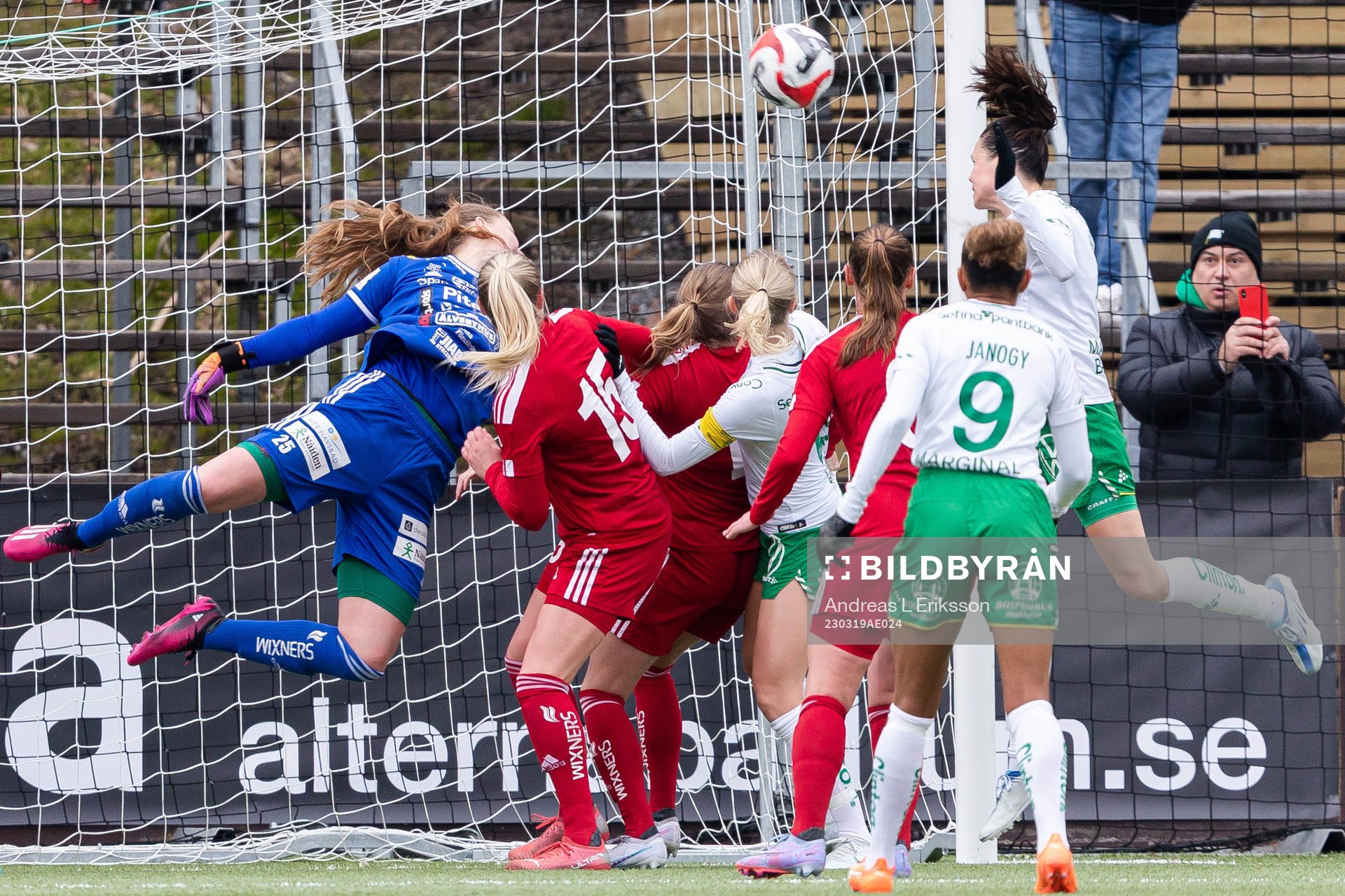 Hammarbys Simone Boye Sørensen gör 2-1 bakom Piteås