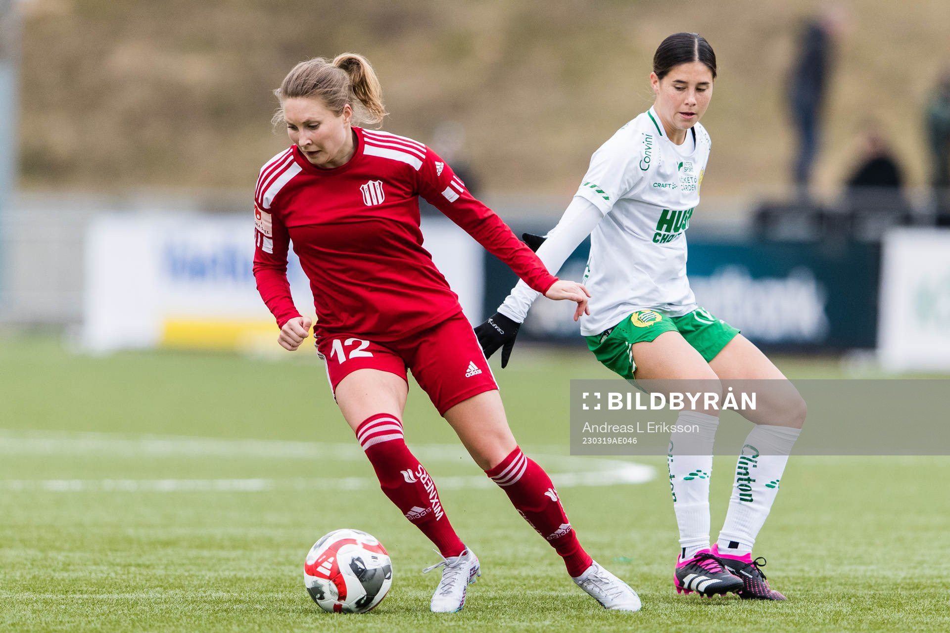 Piteås Fanny Andersson och Hammarbys Kyra Cooney-Cross