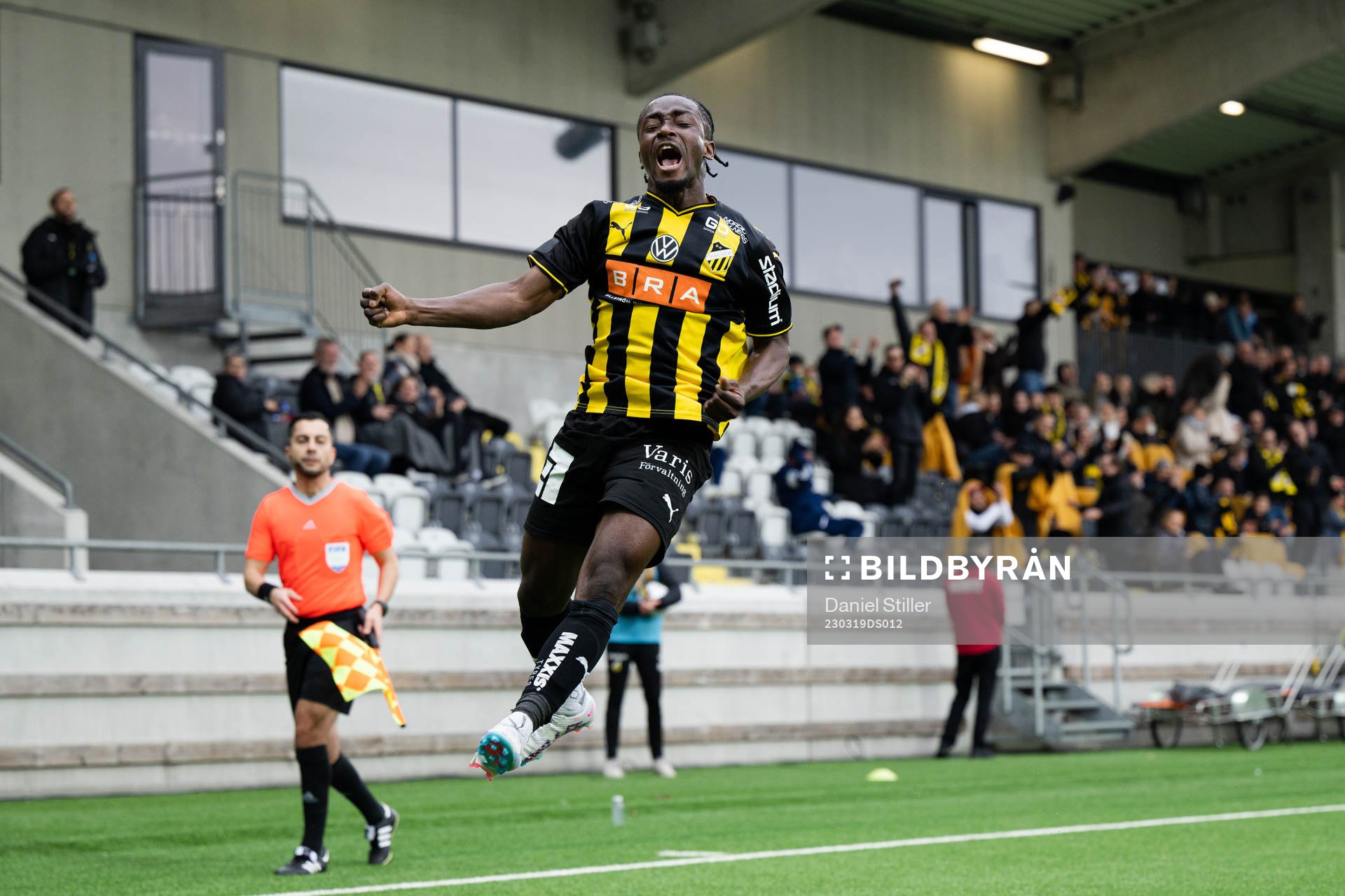 Häckens Ibrahim Sadiq jublar