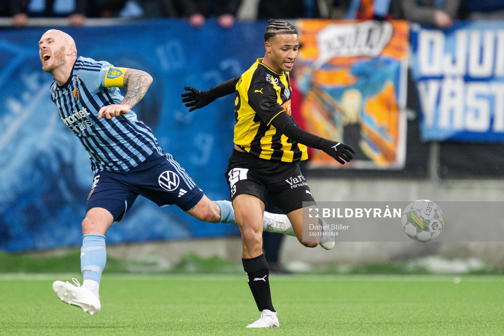 Djurgårdens Magnus Eriksson och Häckens Momodou Lamin
