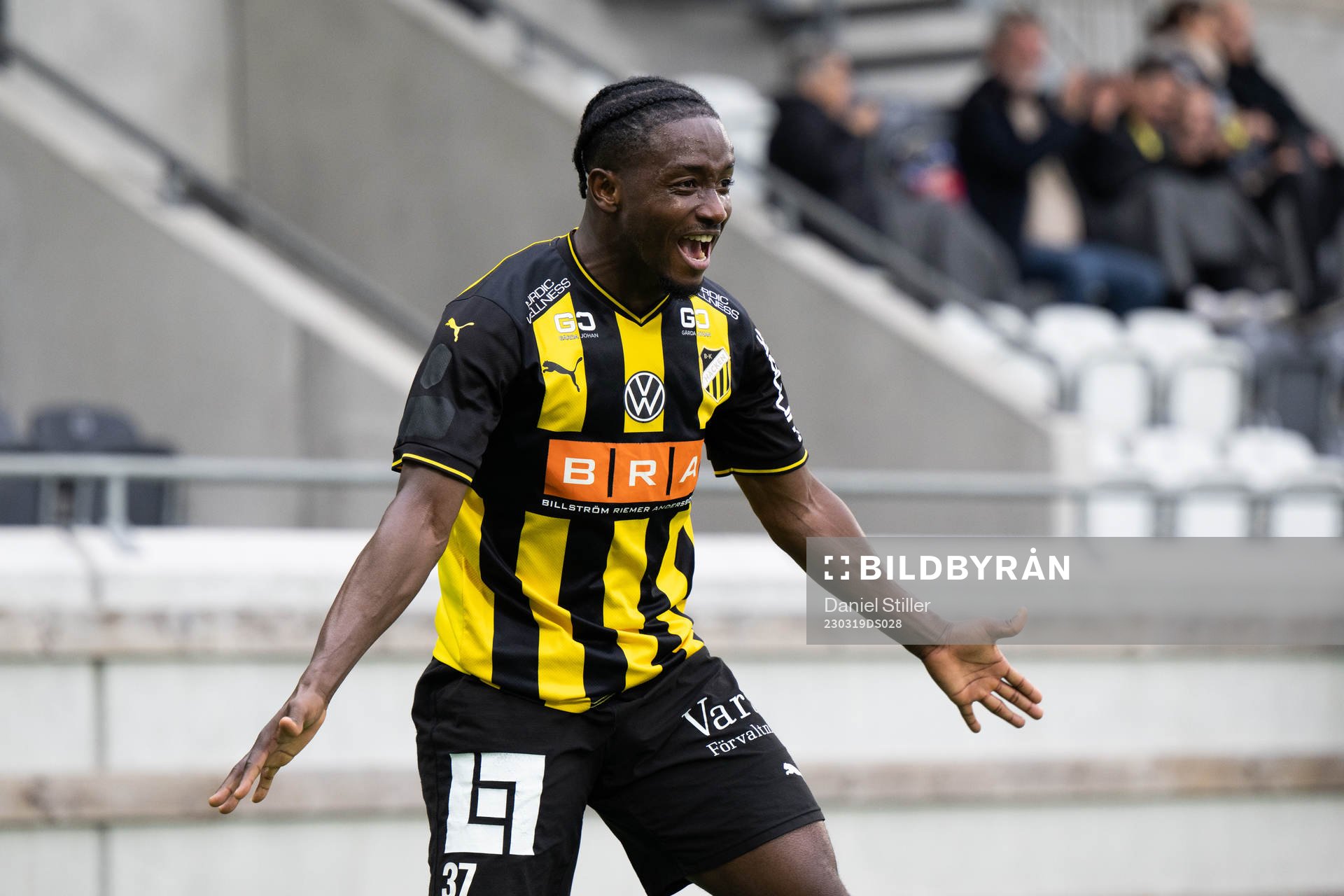 Häckens Ibrahim Sadiq jublar