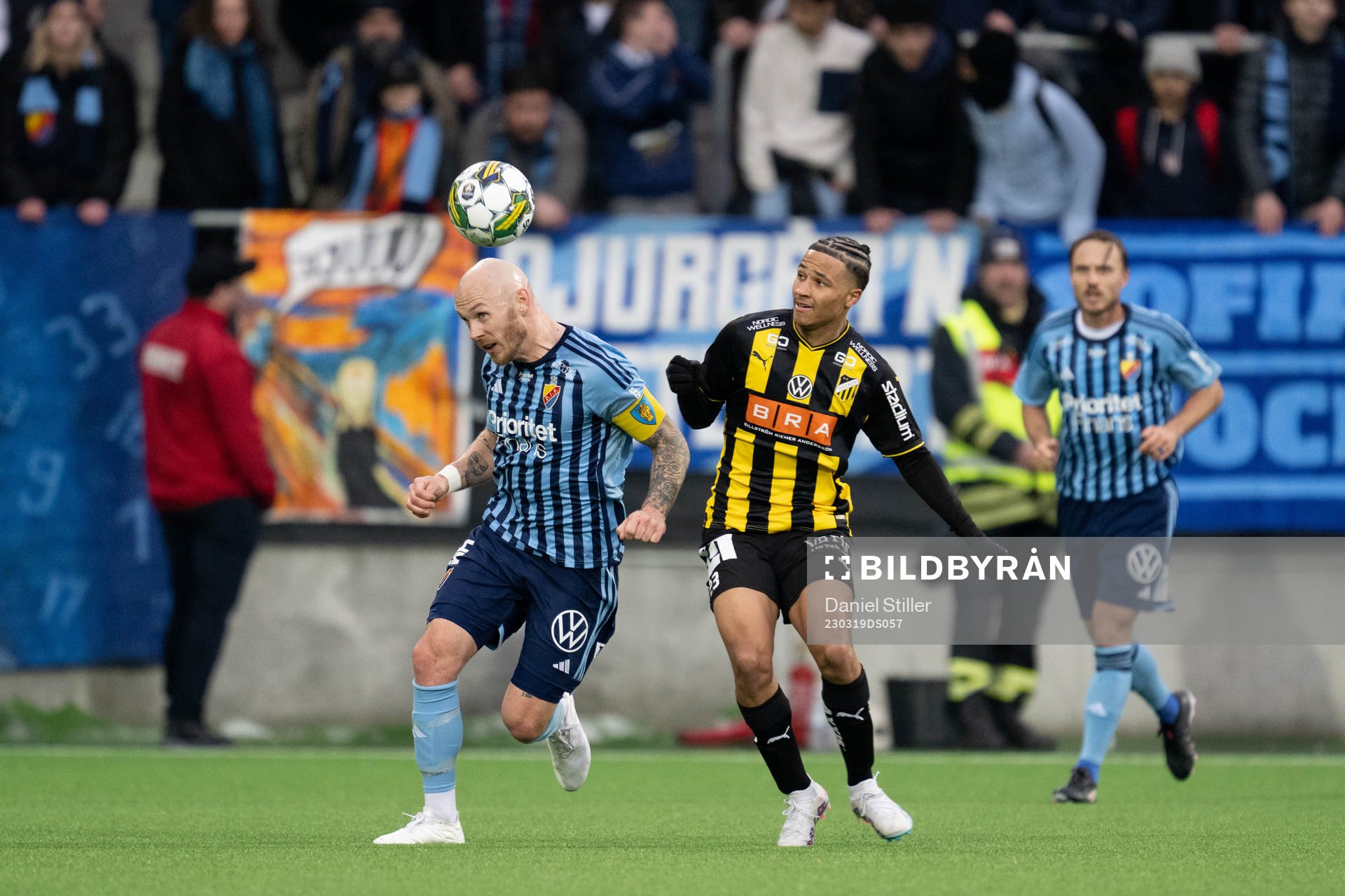 Djurgårdens Magnus Eriksson och Häckens Momodou Lamin