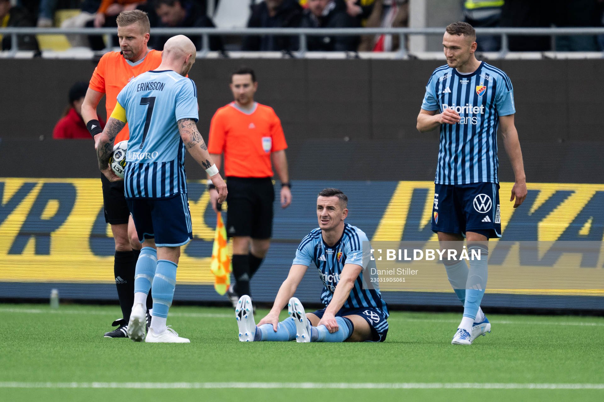 Djurgårdens Haris Radetinac får en smäll