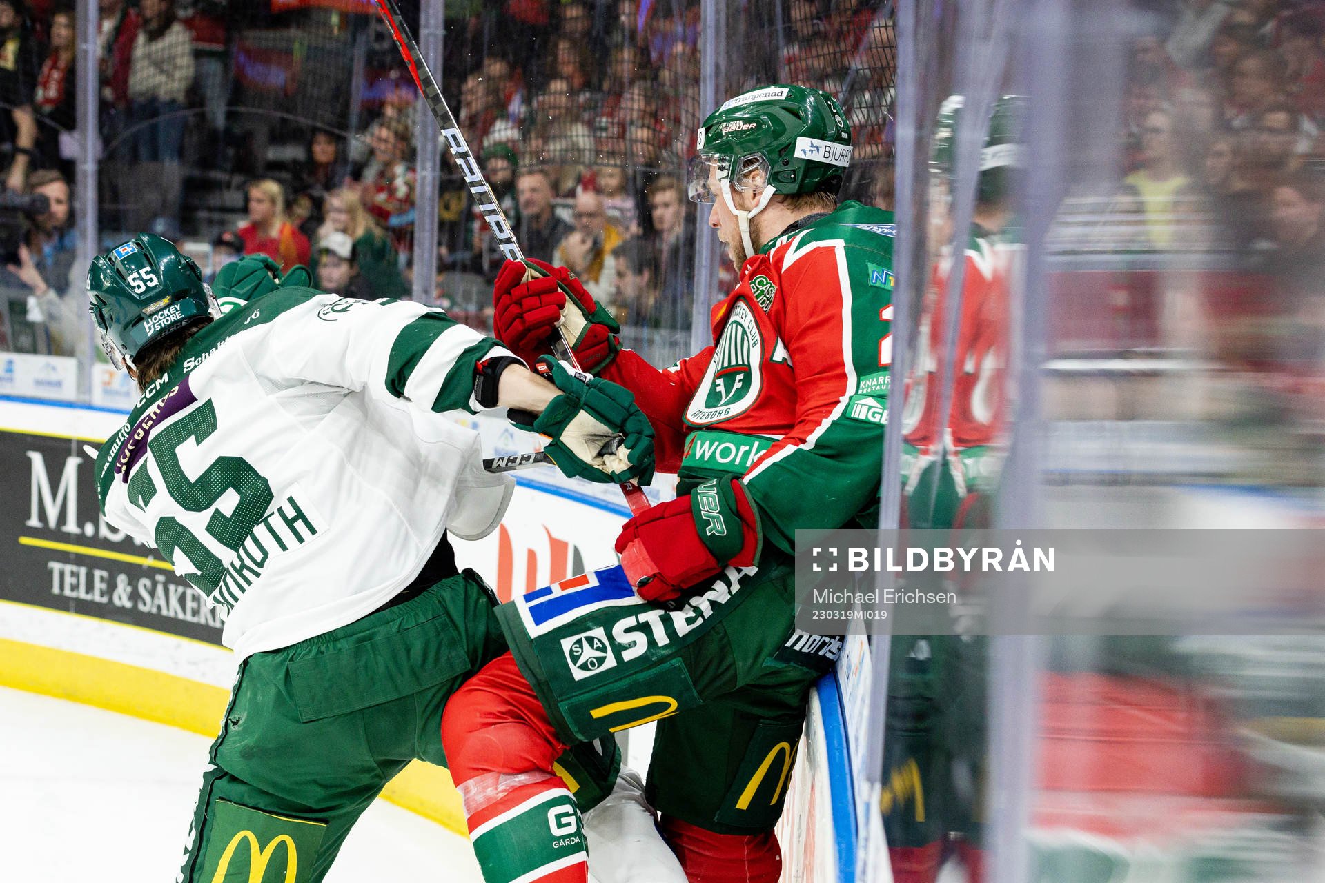 Färjestads Max Lindroth och Frölundas Christian Folin