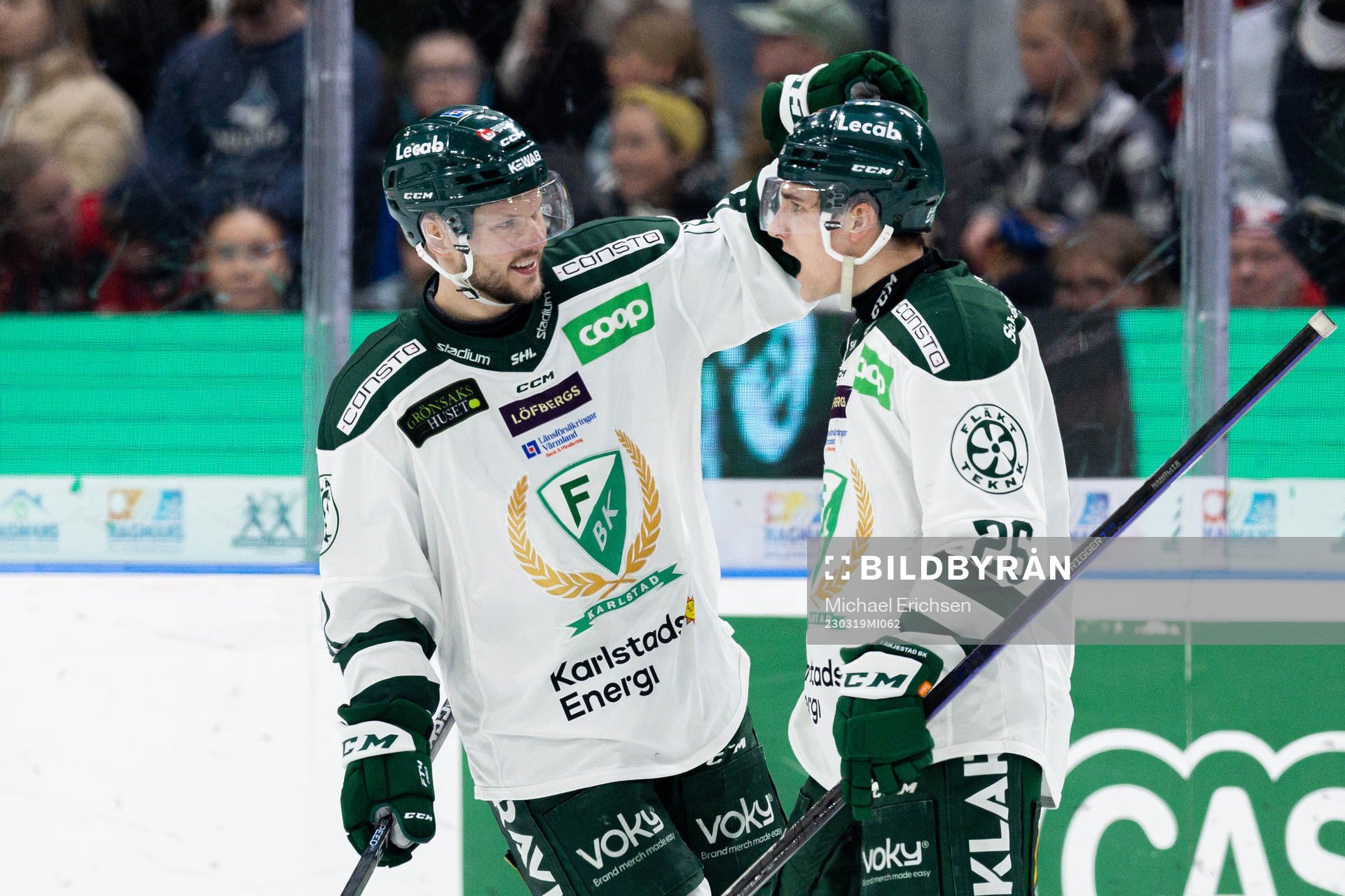 Färjestads Theodor Lennström och Joel Nyström jublar