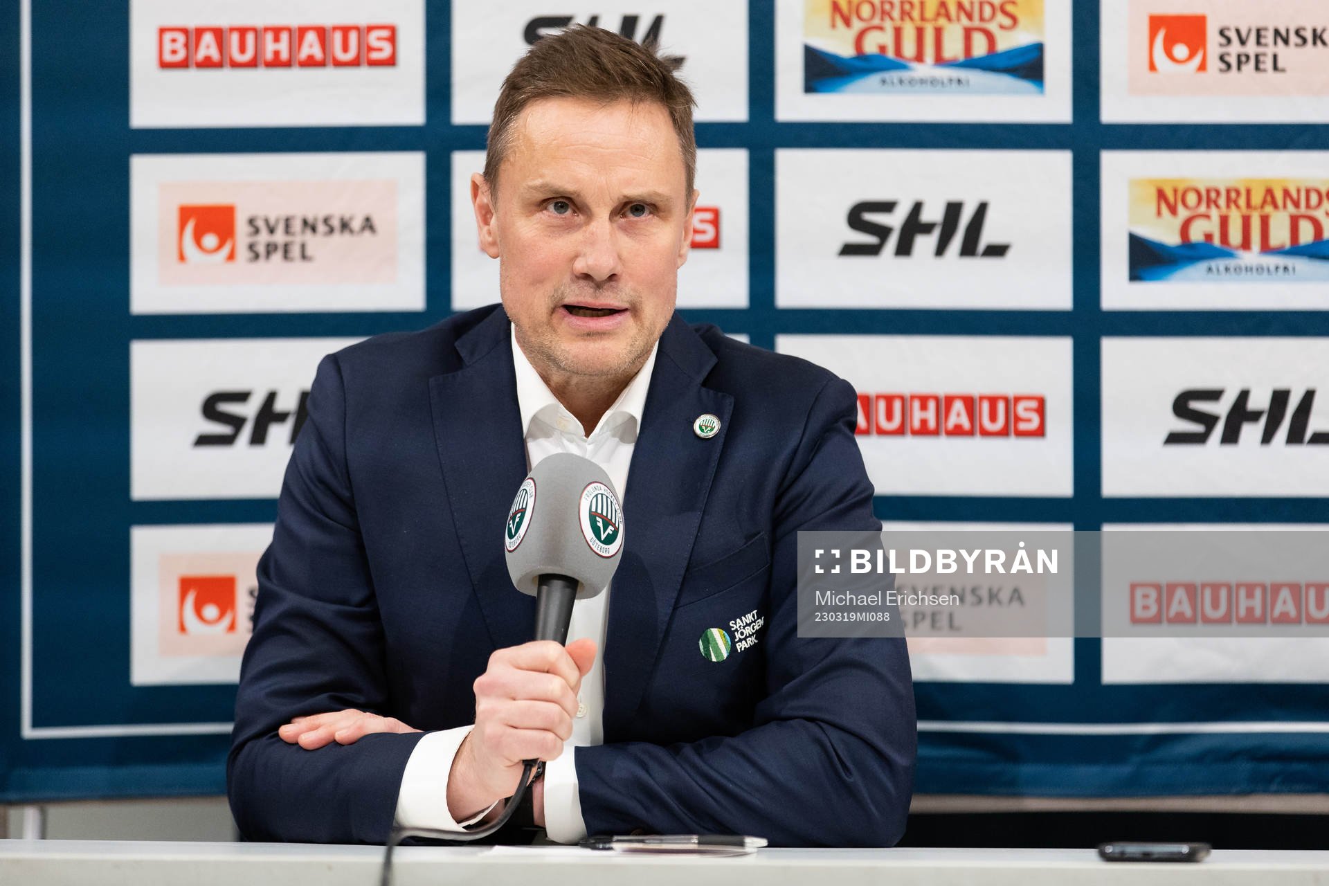Frölundas tränare Roger Rönnberg på presskonferensen